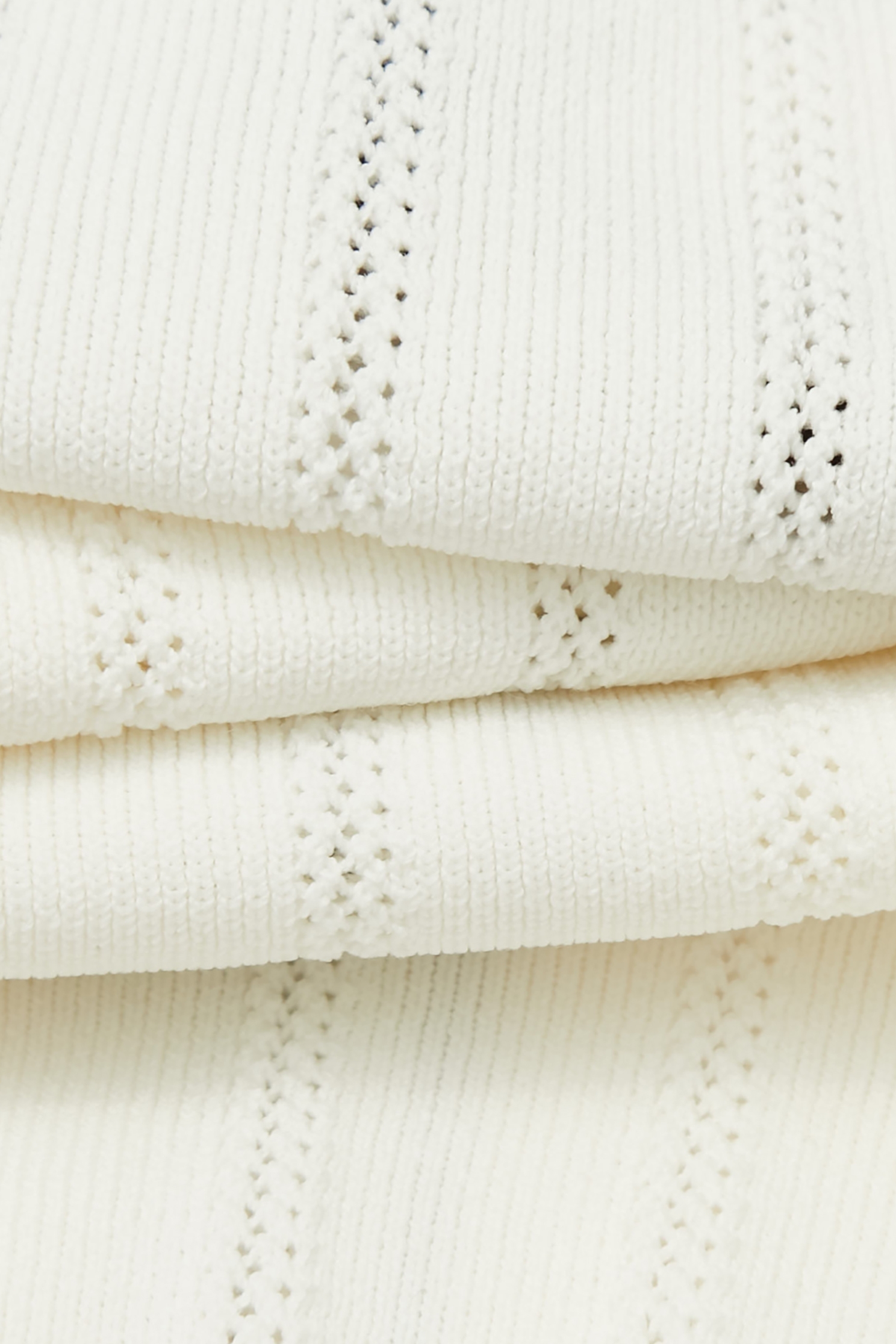 亮白色小香風針織背心亮白色小香風針織背心,一般背心,一般背心馬甲,上班OL穿搭,上衣,小香風,春夏穿搭,條紋,無袖背心,白色背心,約會特輯,背心,針織,針織背心