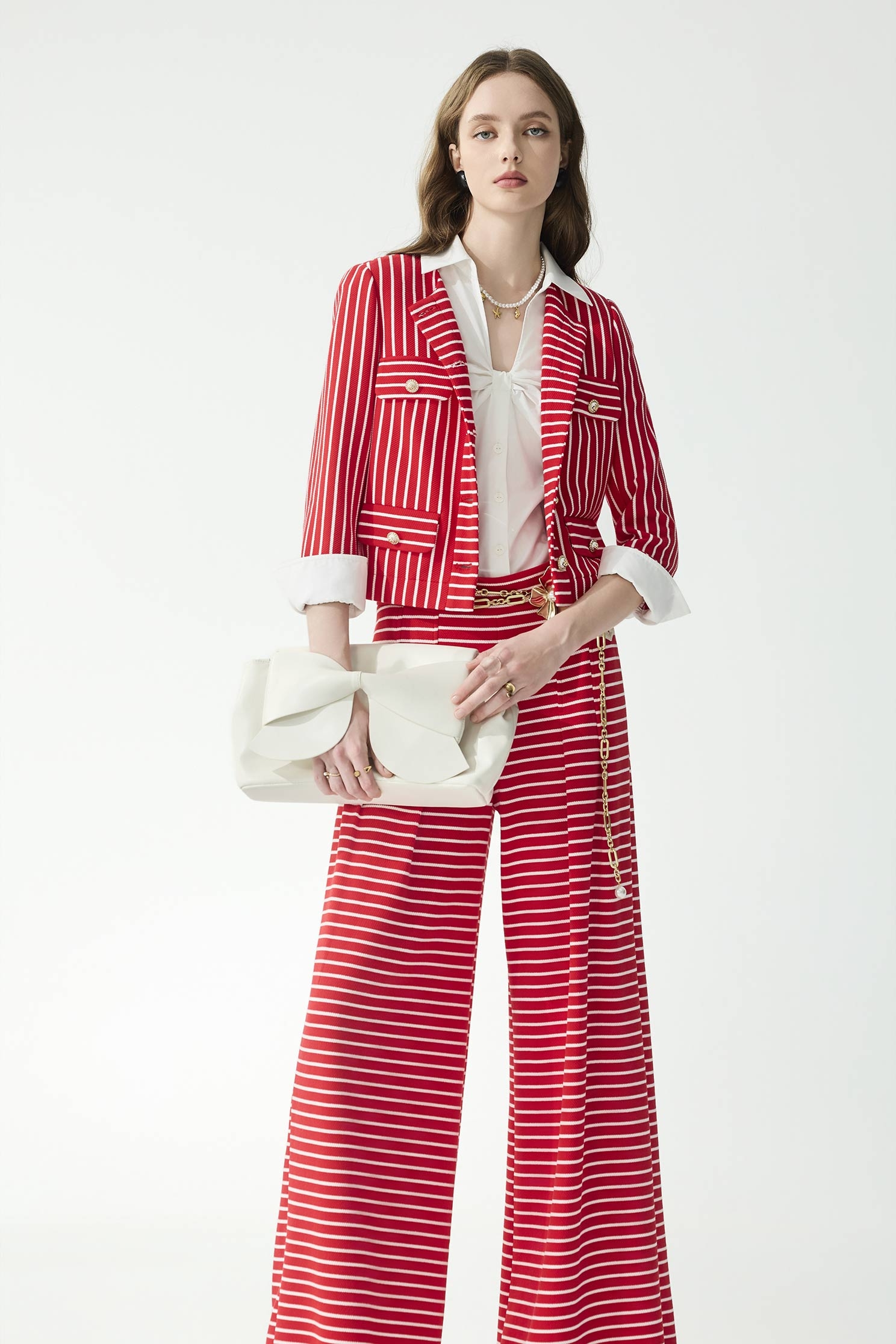 光學白結飾造型上衣光學白結飾造型上衣,一般背心,一般背心馬甲,上衣,春夏穿搭,白色背心,背心,蝴蝶結