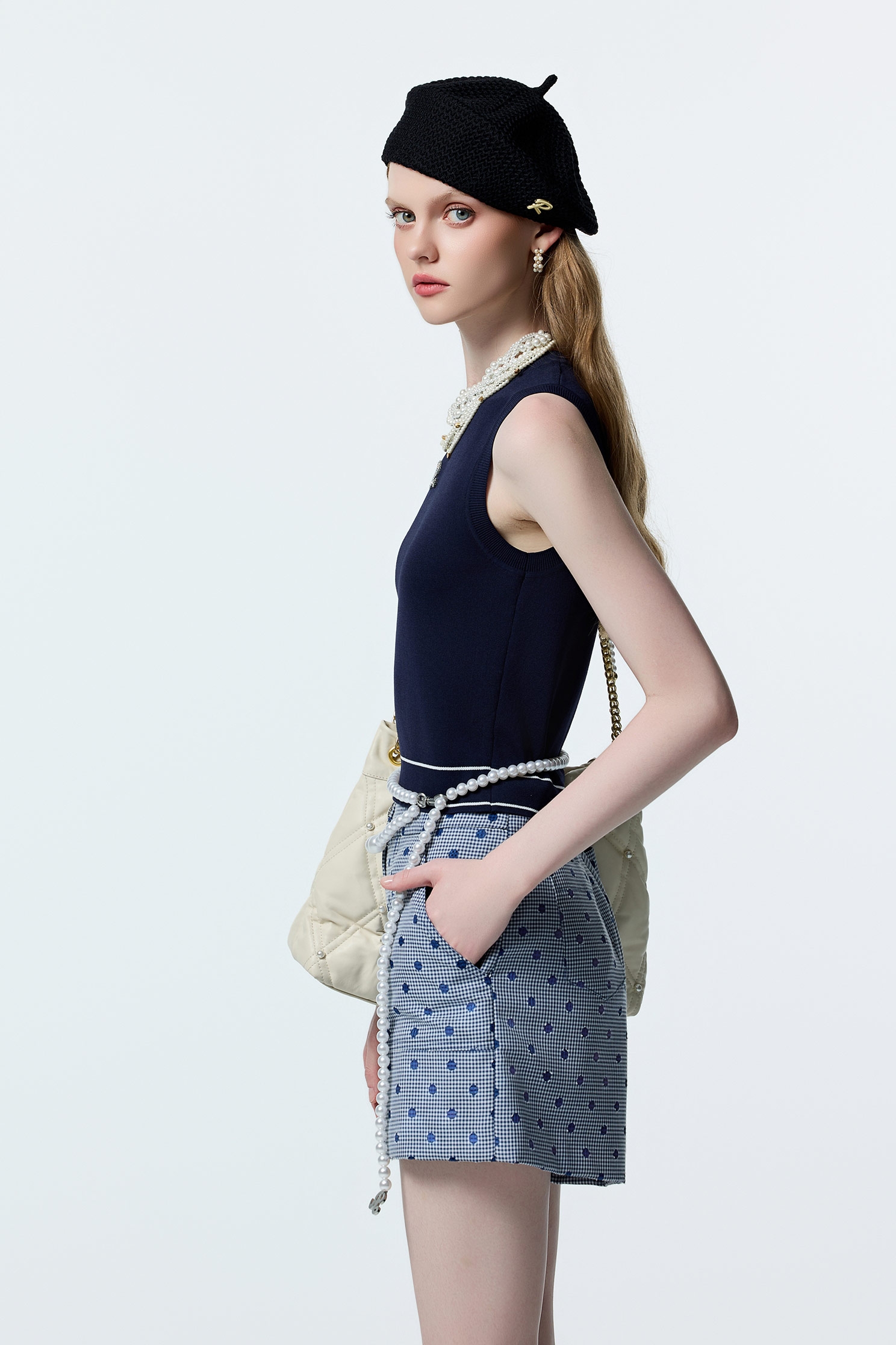 極簡水手藍針織背心極簡水手藍針織背心,一般背心,一般背心馬甲,上衣,無袖上衣,無袖背心,秋冬穿搭,約會特輯,背心,輕奢度假,輕奢渡假,針織,針織上衣,針織背心