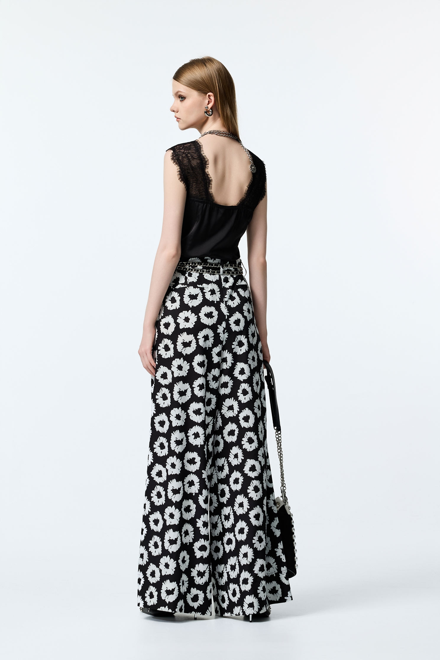 微性感睫毛蕾絲沙典背心微性感睫毛蕾絲沙典背心,一般背心,一般背心馬甲,秋冬穿搭,背心,蕾絲,黑色背心