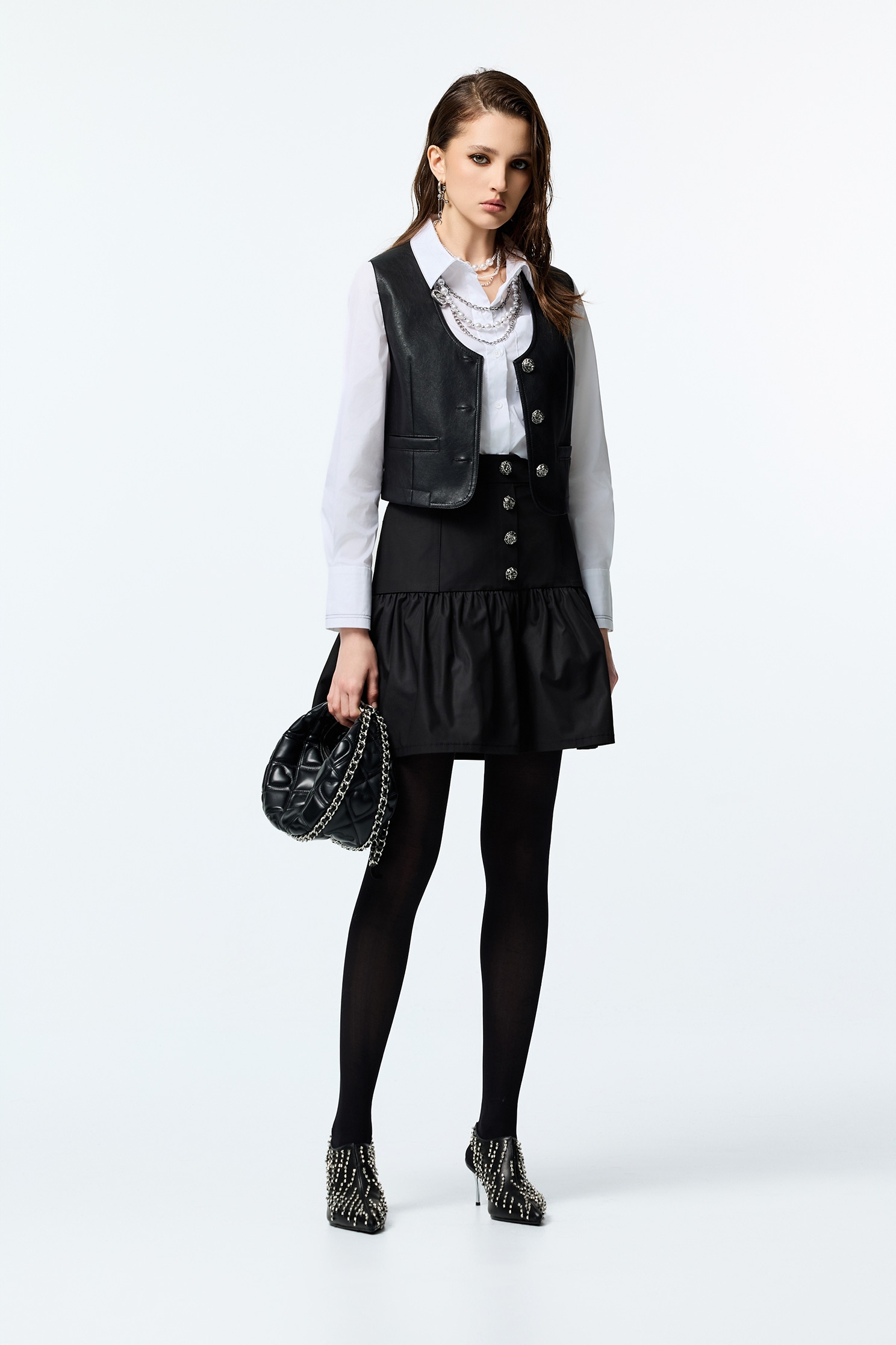 皮革合身西裝式背心皮革合身西裝式背心,一般背心,一般背心馬甲,上班OL穿搭,時髦成套搭配,皮革,秋冬穿搭,背心