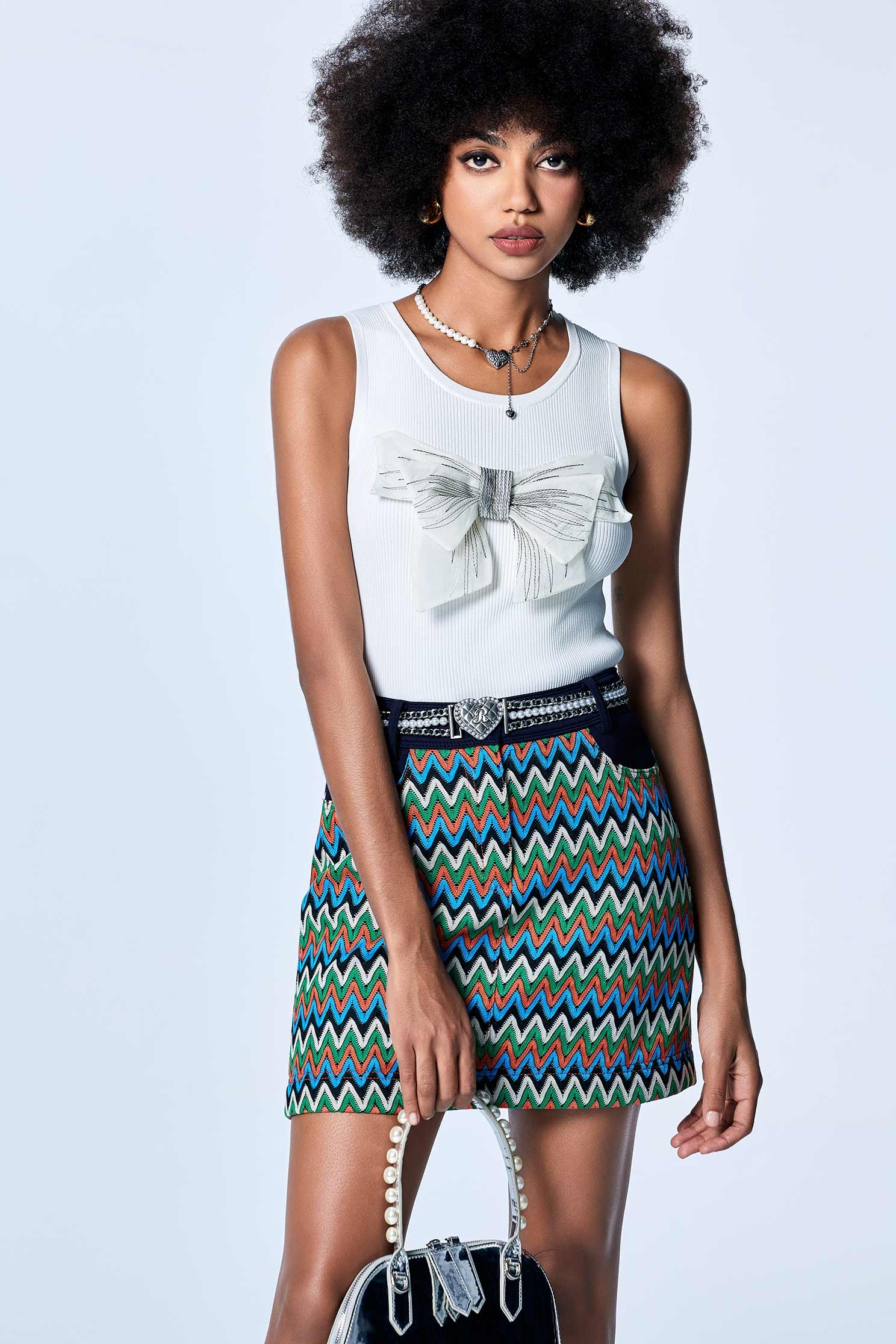 綴刺繡線蝴蝶結背心綴刺繡線蝴蝶結背心,一般背心,一般背心馬甲,刺繡,春夏穿搭,白色背心,背心,蝴蝶結,針織,針織背心