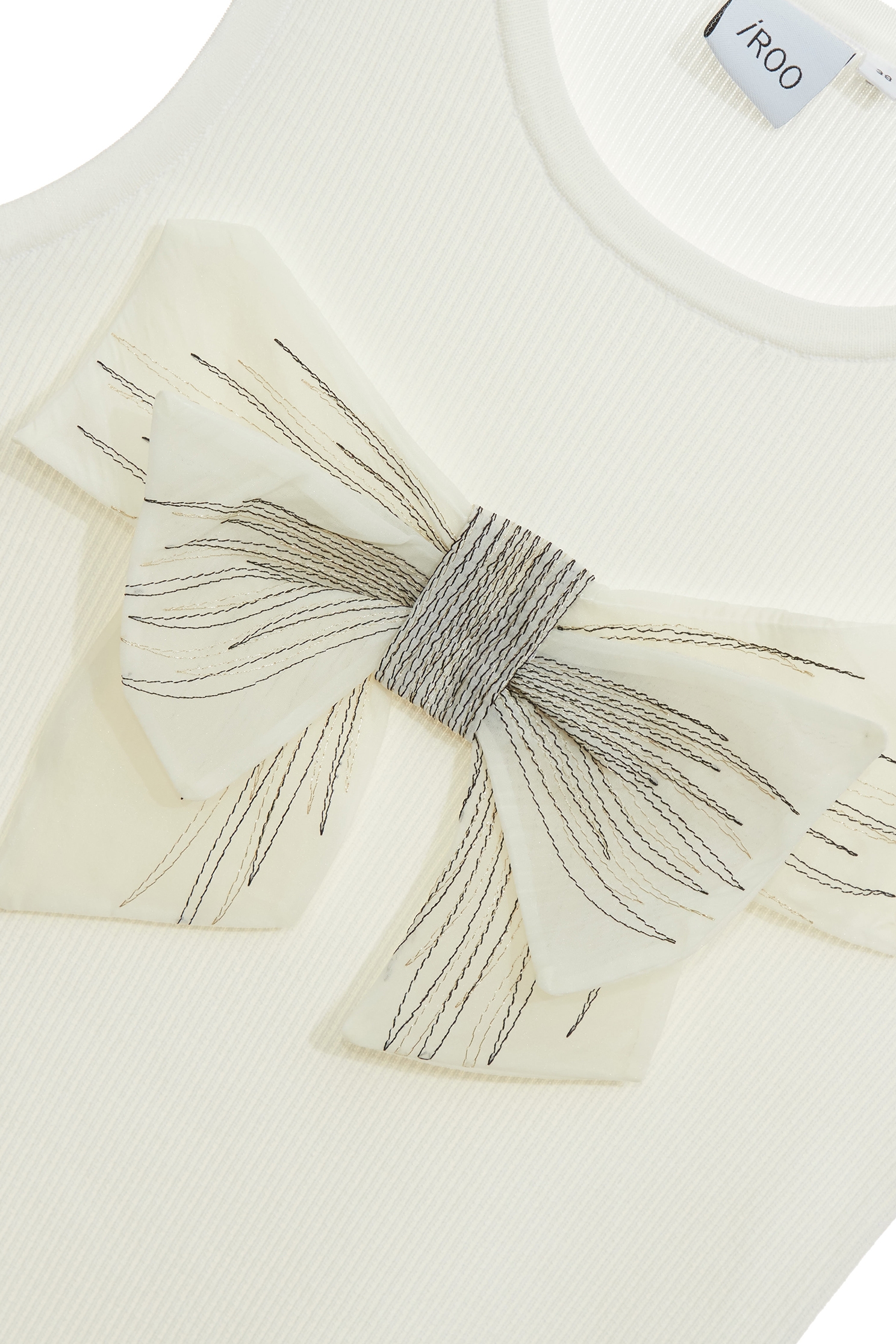 綴刺繡線蝴蝶結背心綴刺繡線蝴蝶結背心,一般背心,一般背心馬甲,刺繡,春夏穿搭,白色背心,背心,蝴蝶結,針織,針織背心