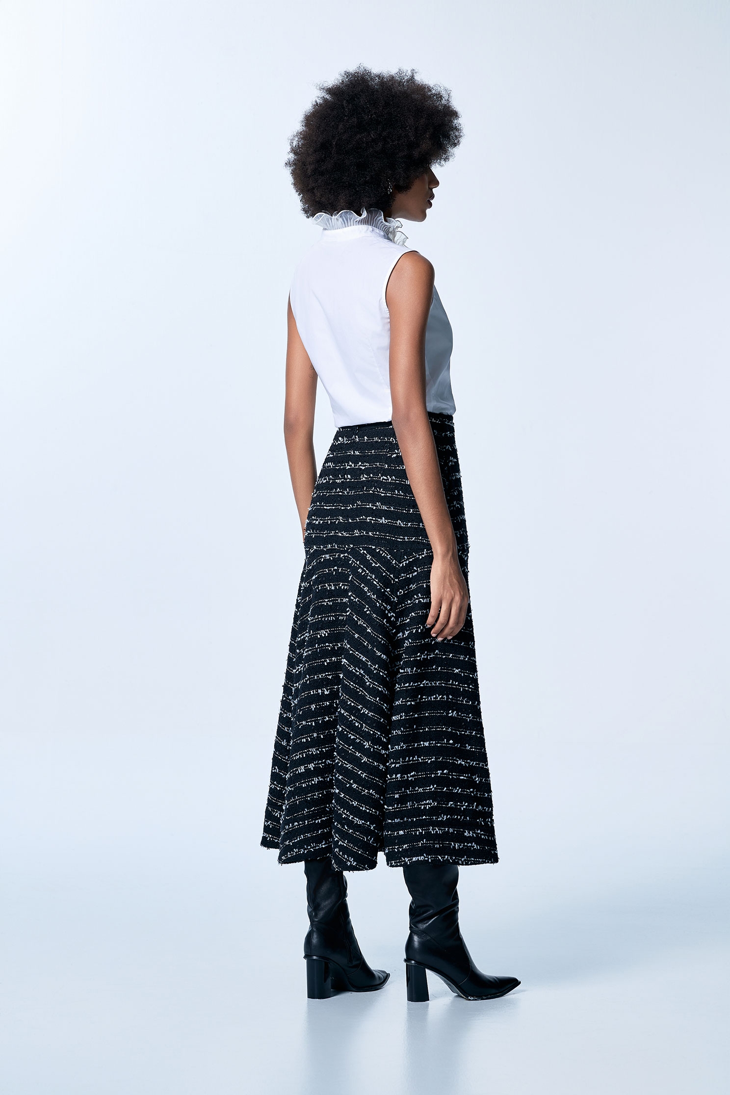 烏干荷葉無袖襯衫背心烏干荷葉無袖襯衫背心,一般背心,一般背心馬甲,上班OL穿搭,人氣商品,春夏穿搭,白色背心,背心,荷葉,襯衫