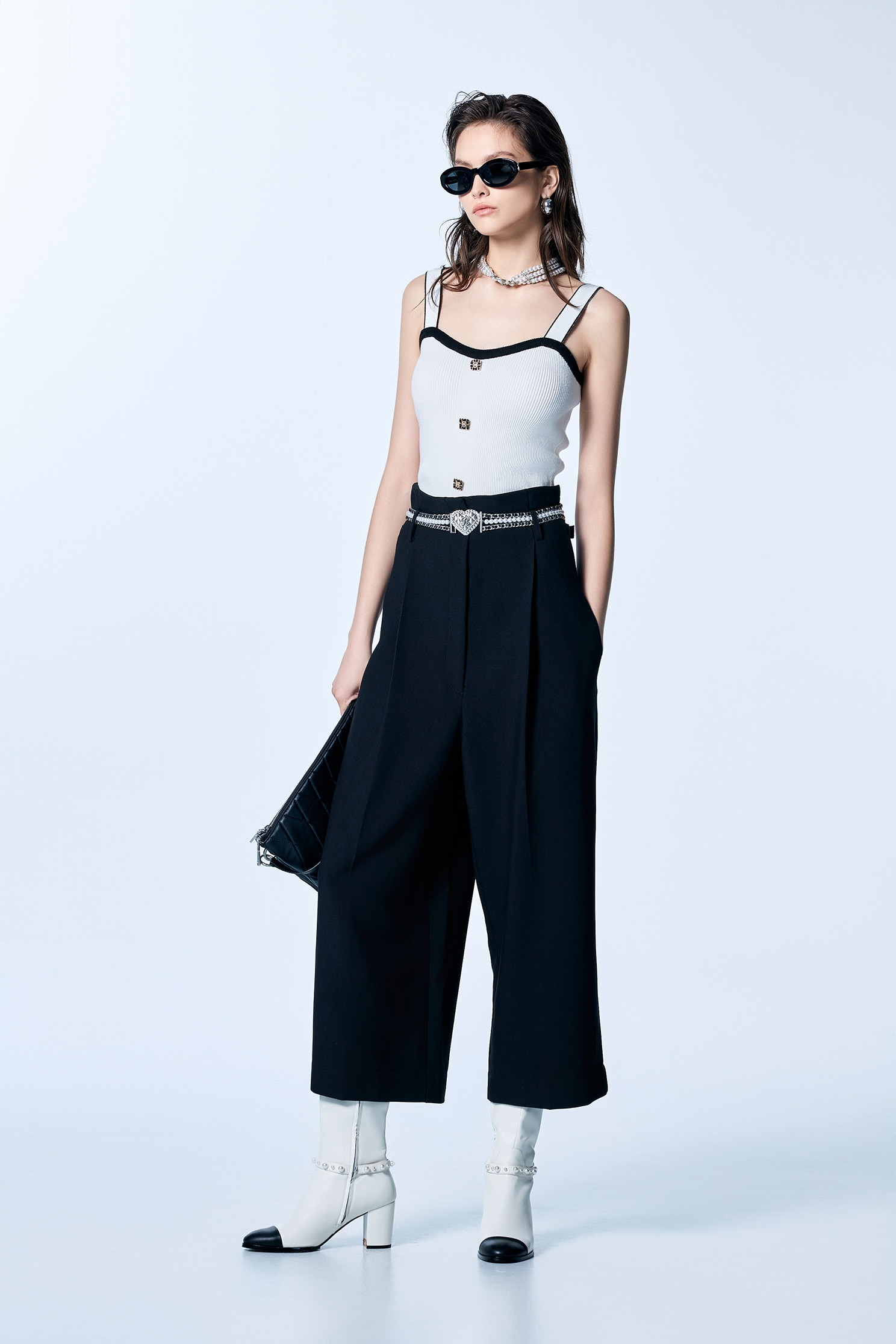 細坑條黑白配色針織背心細坑條黑白配色針織背心,一般背心,一般背心馬甲,春夏穿搭,白色背心,背心,針織,針織背心