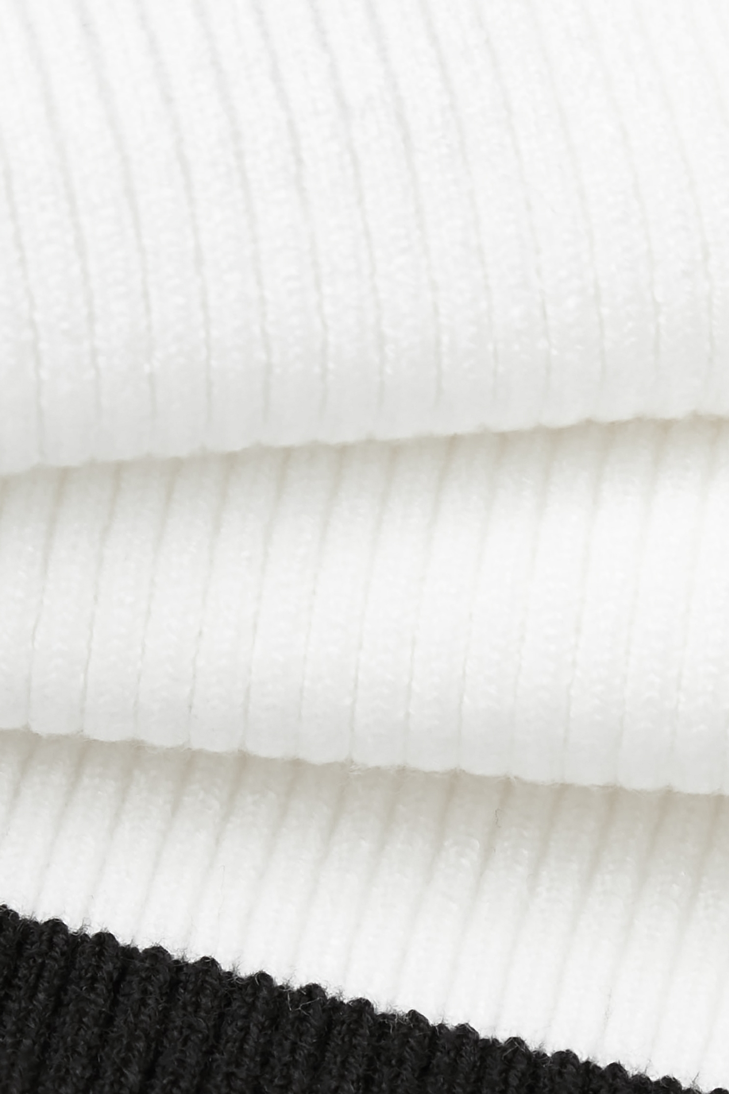 細坑條黑白配色針織背心細坑條黑白配色針織背心,一般背心,一般背心馬甲,春夏穿搭,白色背心,背心,針織,針織背心