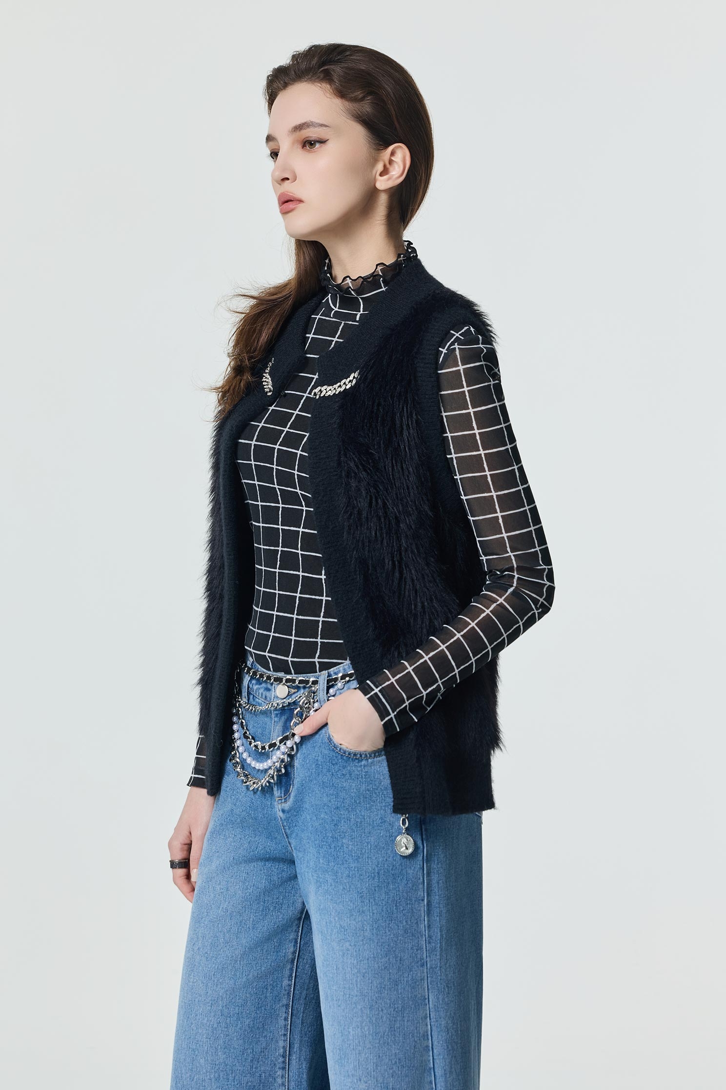 仿貂毛彈性針織背心仿貂毛彈性針織背心,一般背心,一般背心馬甲,上班OL穿搭,秋冬穿搭,簡約穿搭,背心,針織,針織背心