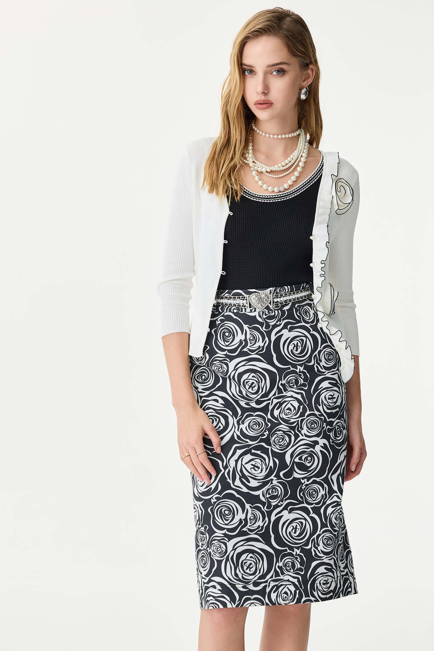 黑白條羅紋配色針織背心黑白條羅紋配色針織背心,一般背心,一般背心馬甲,春夏穿搭,背心,針織,針織背心,黑色背心