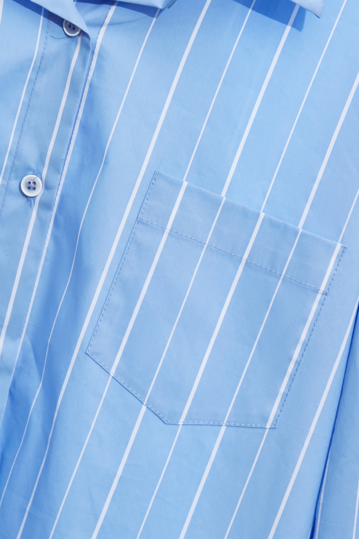 溫室花卉貼布刺繡上衣溫室花卉貼布刺繡上衣,上衣,刺繡,春夏穿搭,條紋,襯衫