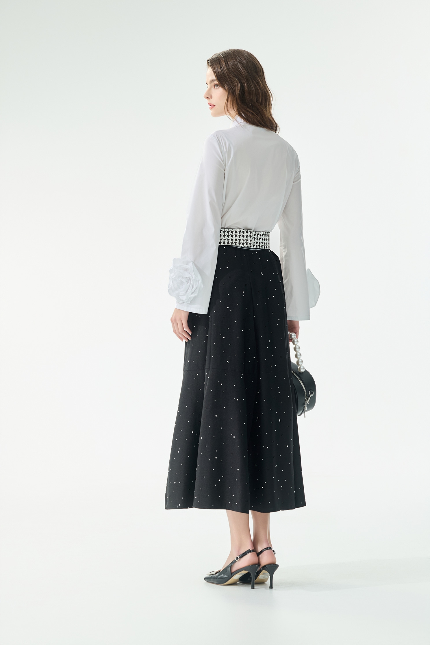 立體玫瑰繞花喇叭袖襯衫立體玫瑰繞花喇叭袖襯衫,上衣,春夏穿搭,白色上衣,襯衫