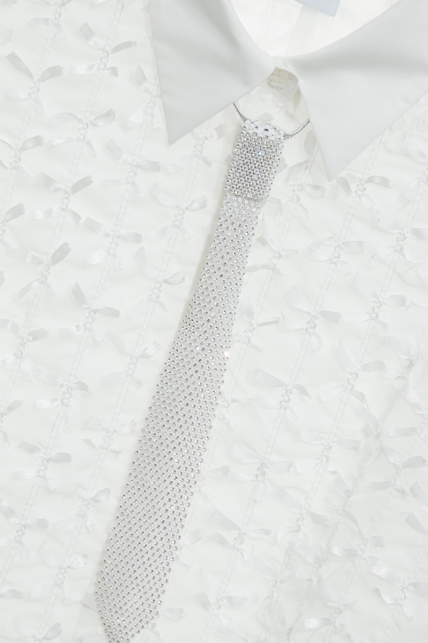 自帶閃亮領帶單品上衣自帶閃亮領帶單品上衣,上衣,刺繡,春夏穿搭,白色上衣,雪紡