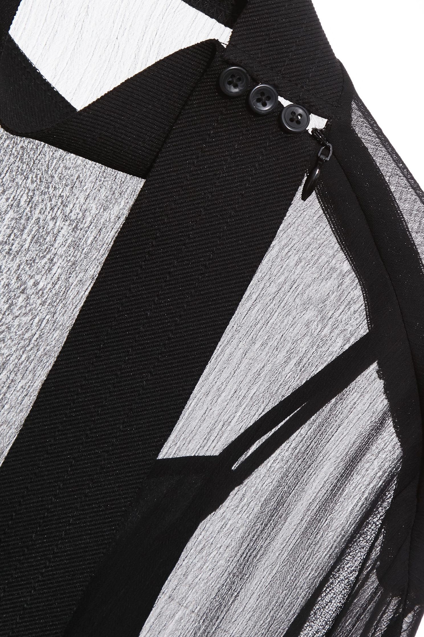 極致黑廓型雪紡上衣極致黑廓型雪紡上衣,上衣,內搭上衣,春夏穿搭,針織,雪紡,黑色上衣