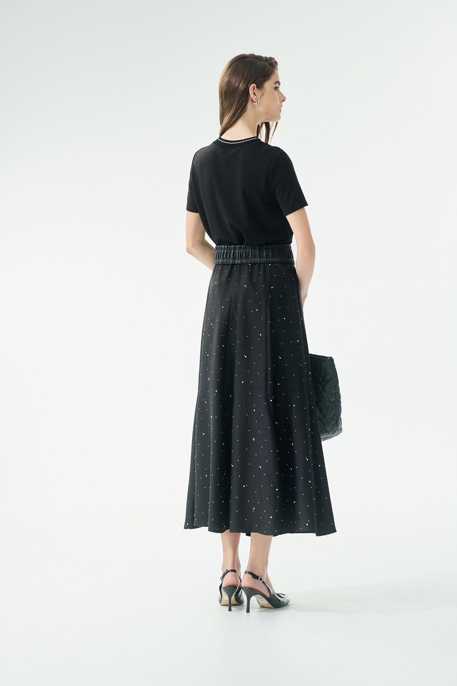 立體花朵異材拼接單品立體花朵異材拼接單品,上衣,春夏穿搭,蕾絲,黑色上衣