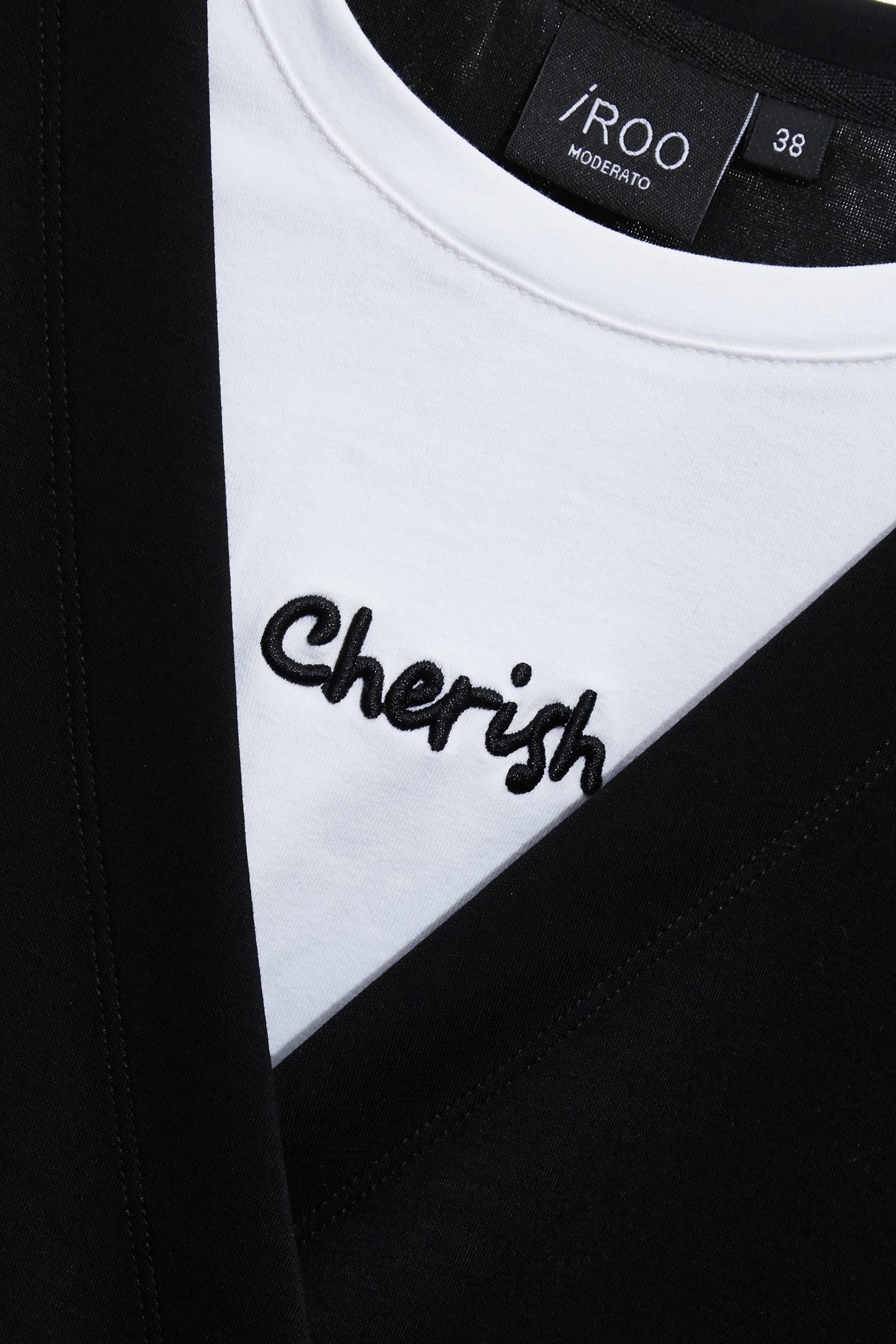 黑白配色假兩件單品上衣黑白配色假兩件單品上衣,上衣,春夏穿搭,繡花,黑色上衣