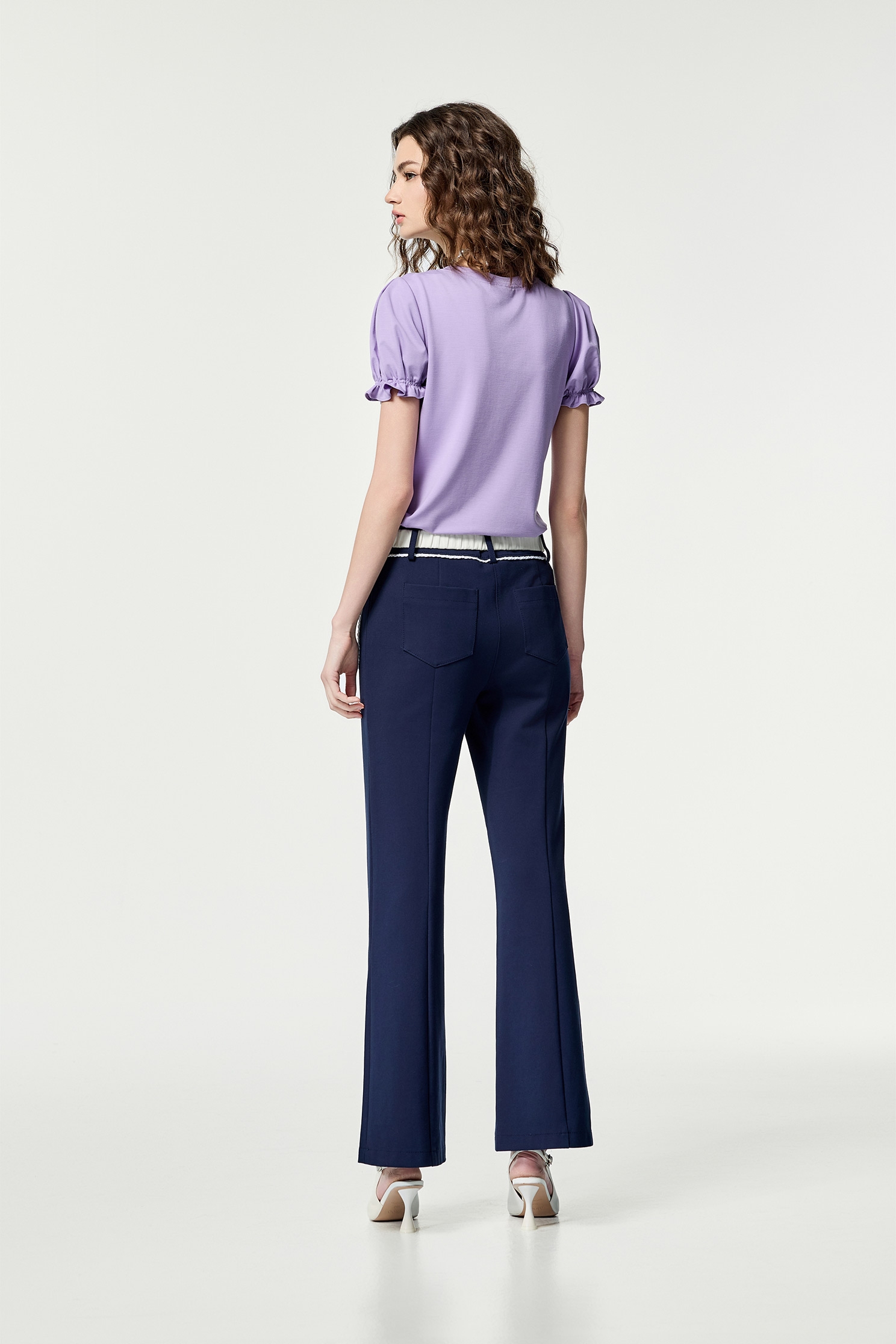 紫花西番蓮色珠鏈印花上衣紫花西番蓮色珠鏈印花上衣,T恤,上衣,人氣商品,春夏穿搭,珍珠,蝴蝶結,項鍊