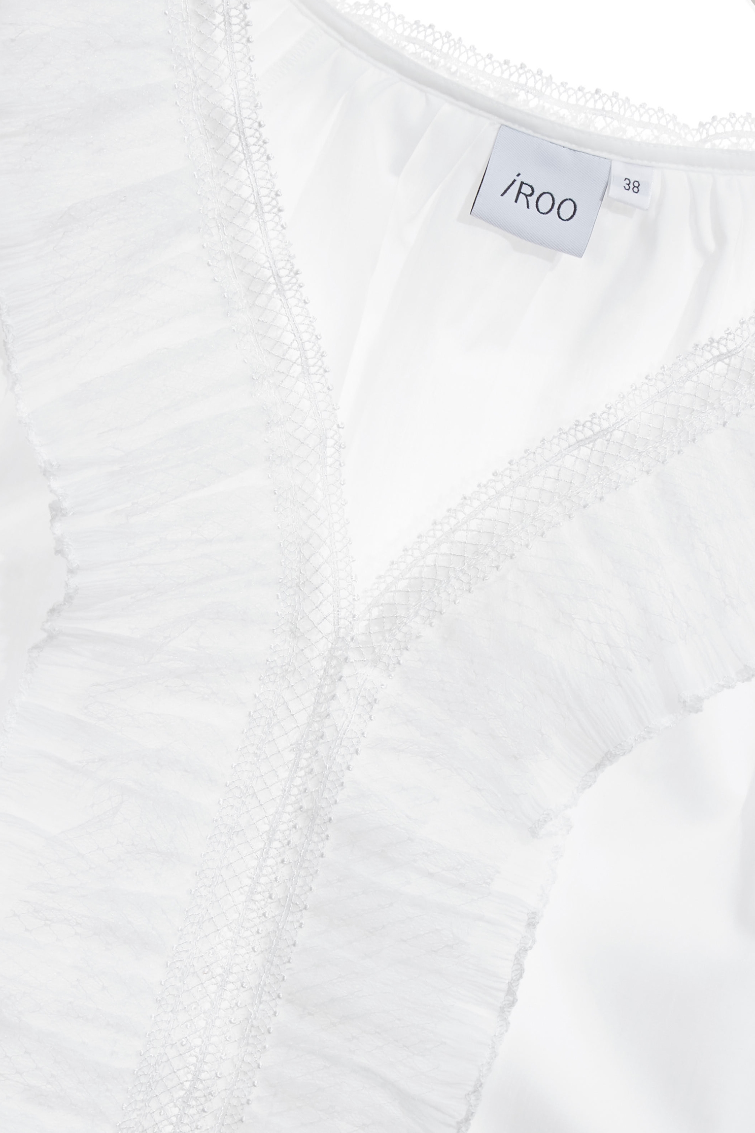 蕾絲配荷葉造型上衣蕾絲配荷葉造型上衣,V領上衣,上班OL穿搭,上衣,春夏穿搭,約會特輯,荷葉,蕾絲,蕾絲上衣