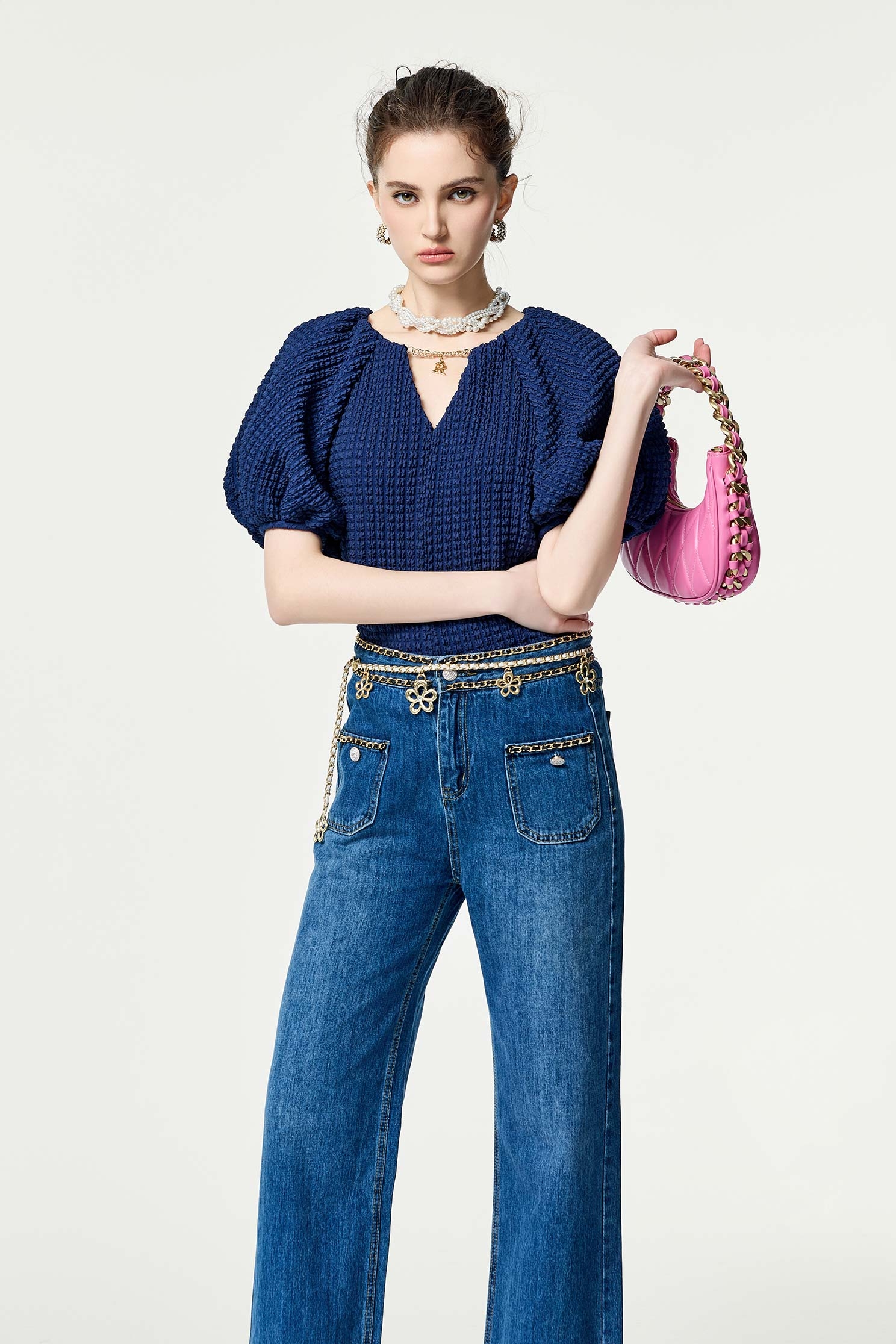 日蝕藍色燈籠袖上衣日蝕藍色燈籠袖上衣,V領上衣,上衣,春夏穿搭,格紋,約會特輯