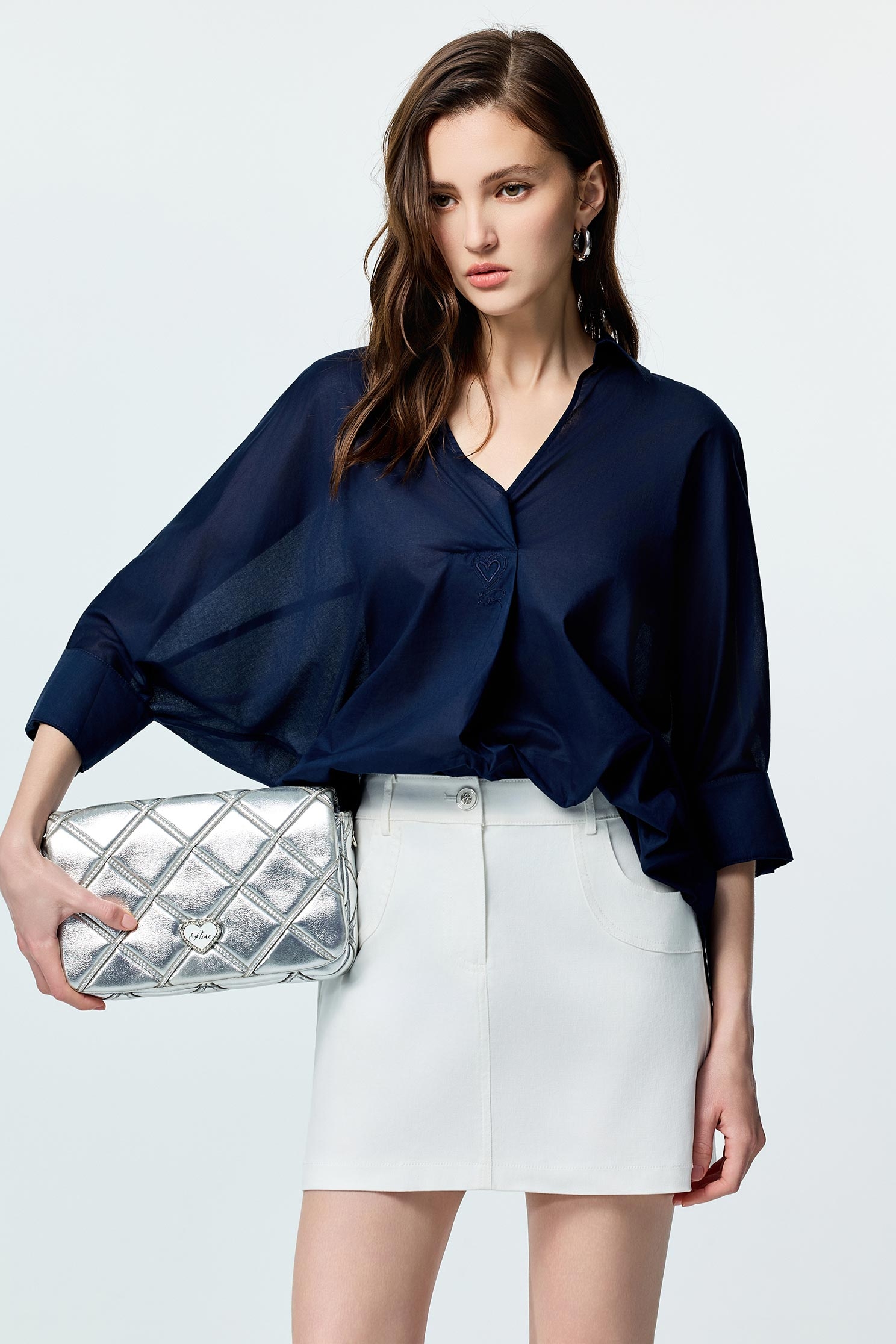 午夜藍棉七分袖上衣午夜藍棉七分袖上衣,七分袖上衣,上班OL穿搭,上衣,刺繡,春夏穿搭,襯衫