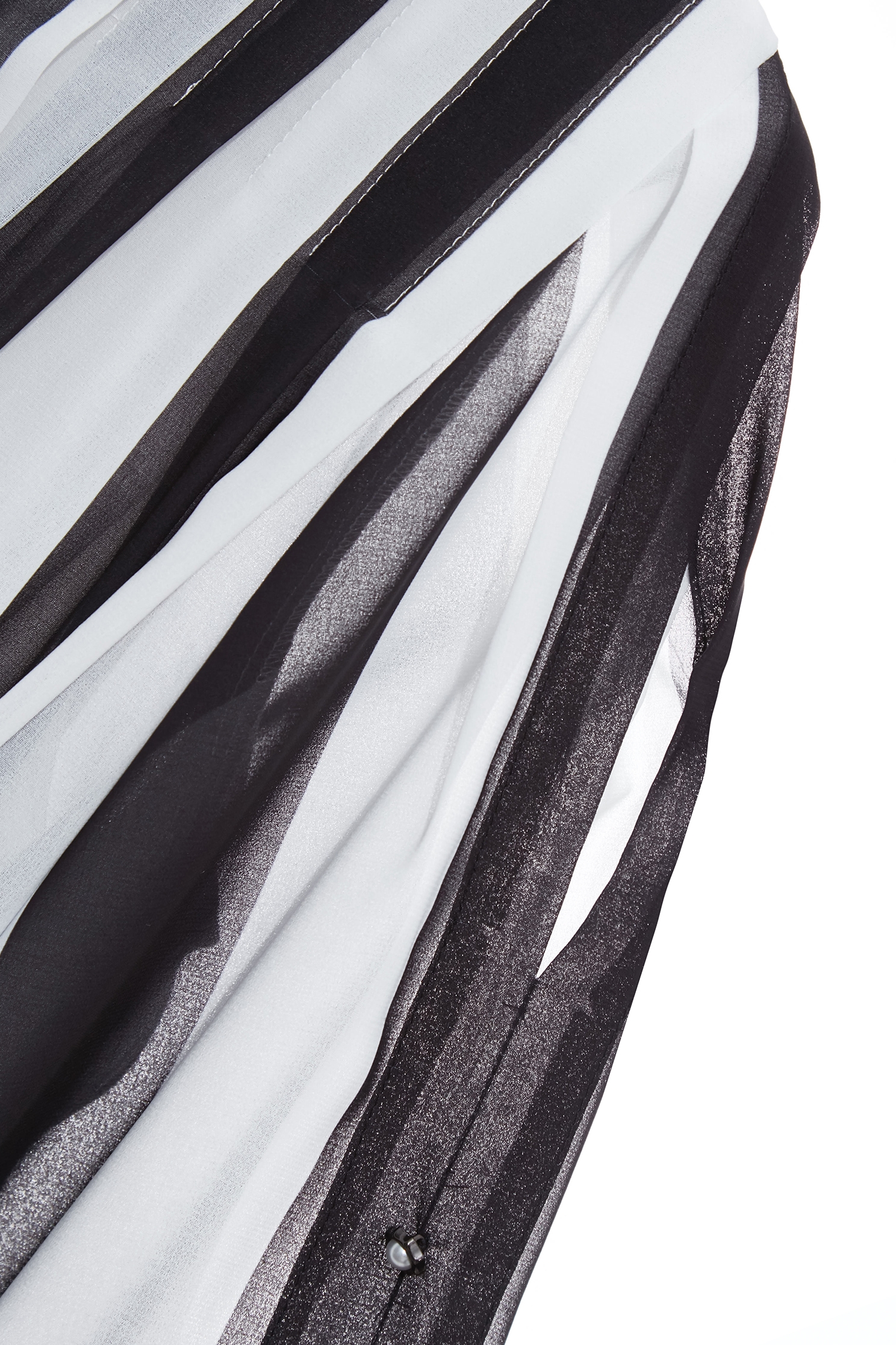 直條雪紡印花偽斗篷式單品直條雪紡印花偽斗篷式單品,一般背心,一般背心馬甲,上衣,內搭上衣,春夏穿搭,條紋,珍珠,白色背心,背心,雪紡