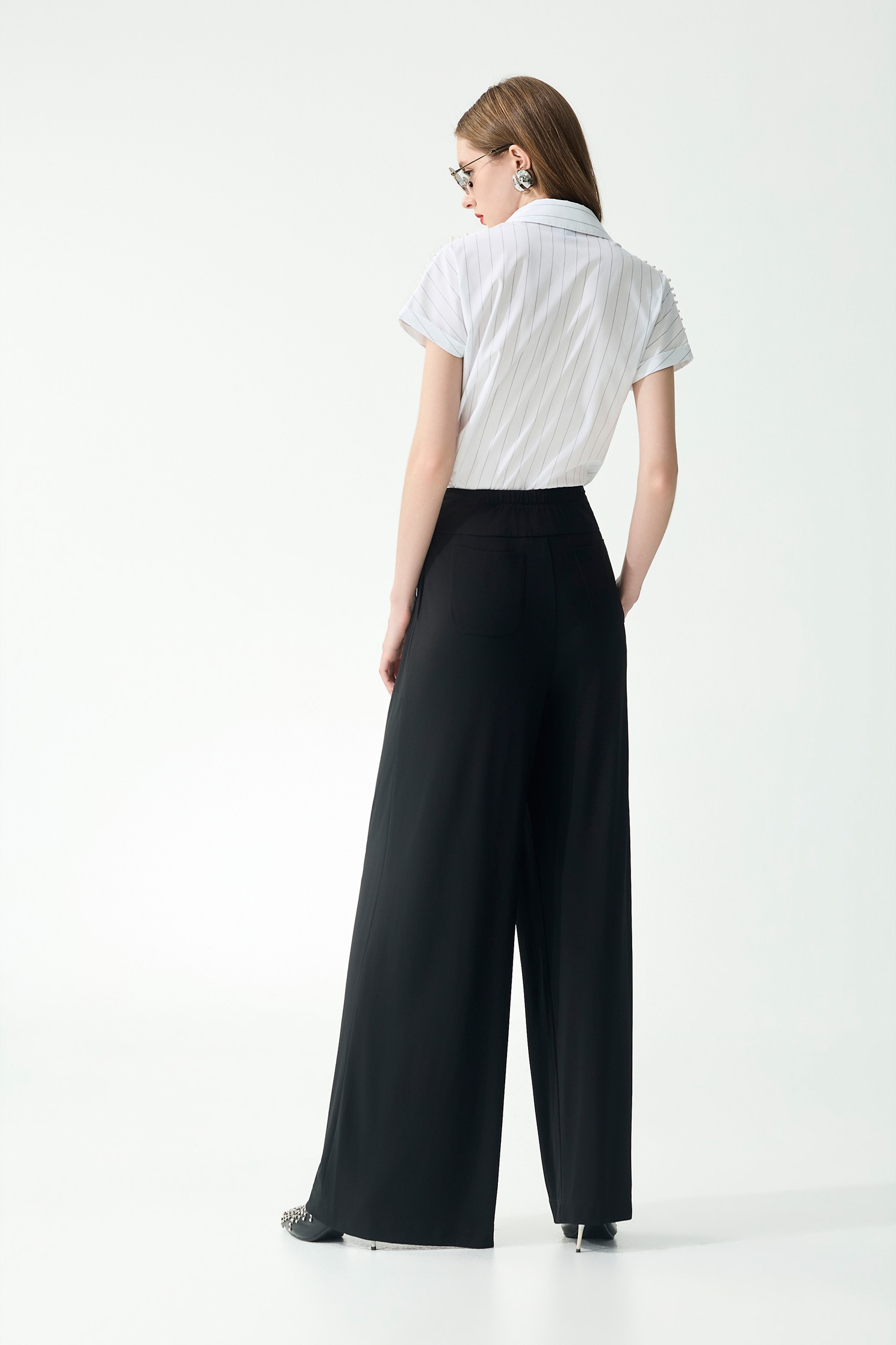 珍珠釘飾直條紋彈性襯衫珍珠釘飾直條紋彈性襯衫,上衣,春夏穿搭,條紋,珍珠