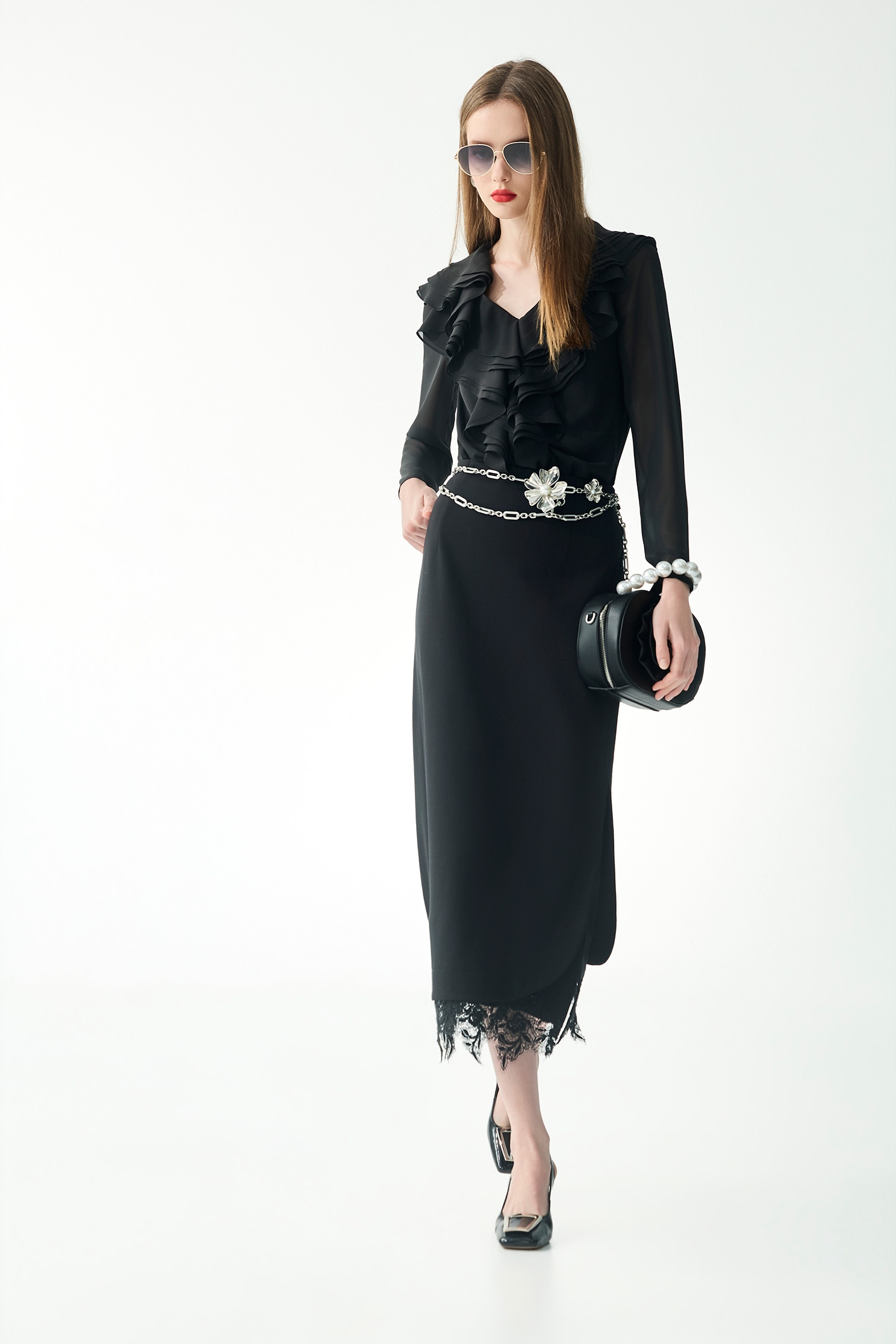 極致黑荷葉雪紡單品上衣極致黑荷葉雪紡單品上衣,上衣,內搭上衣,春夏穿搭,荷葉,雪紡,黑色上衣