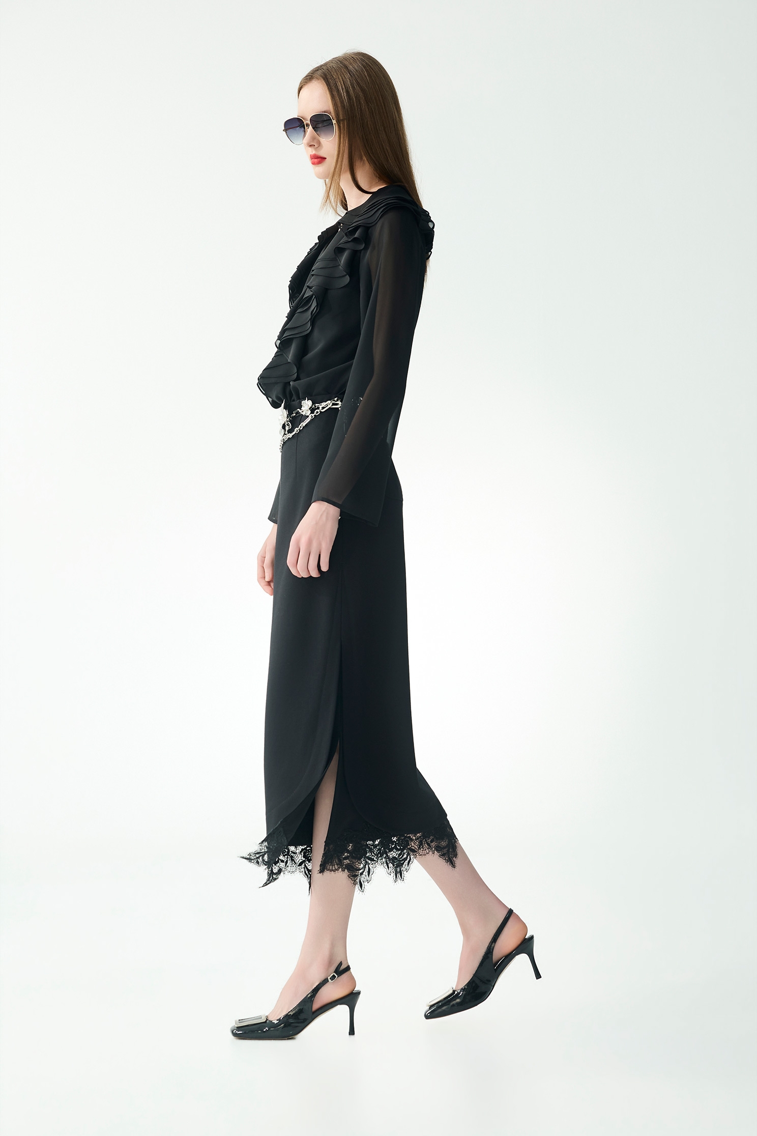 極致黑荷葉雪紡單品上衣極致黑荷葉雪紡單品上衣,上衣,內搭上衣,春夏穿搭,荷葉,雪紡,黑色上衣