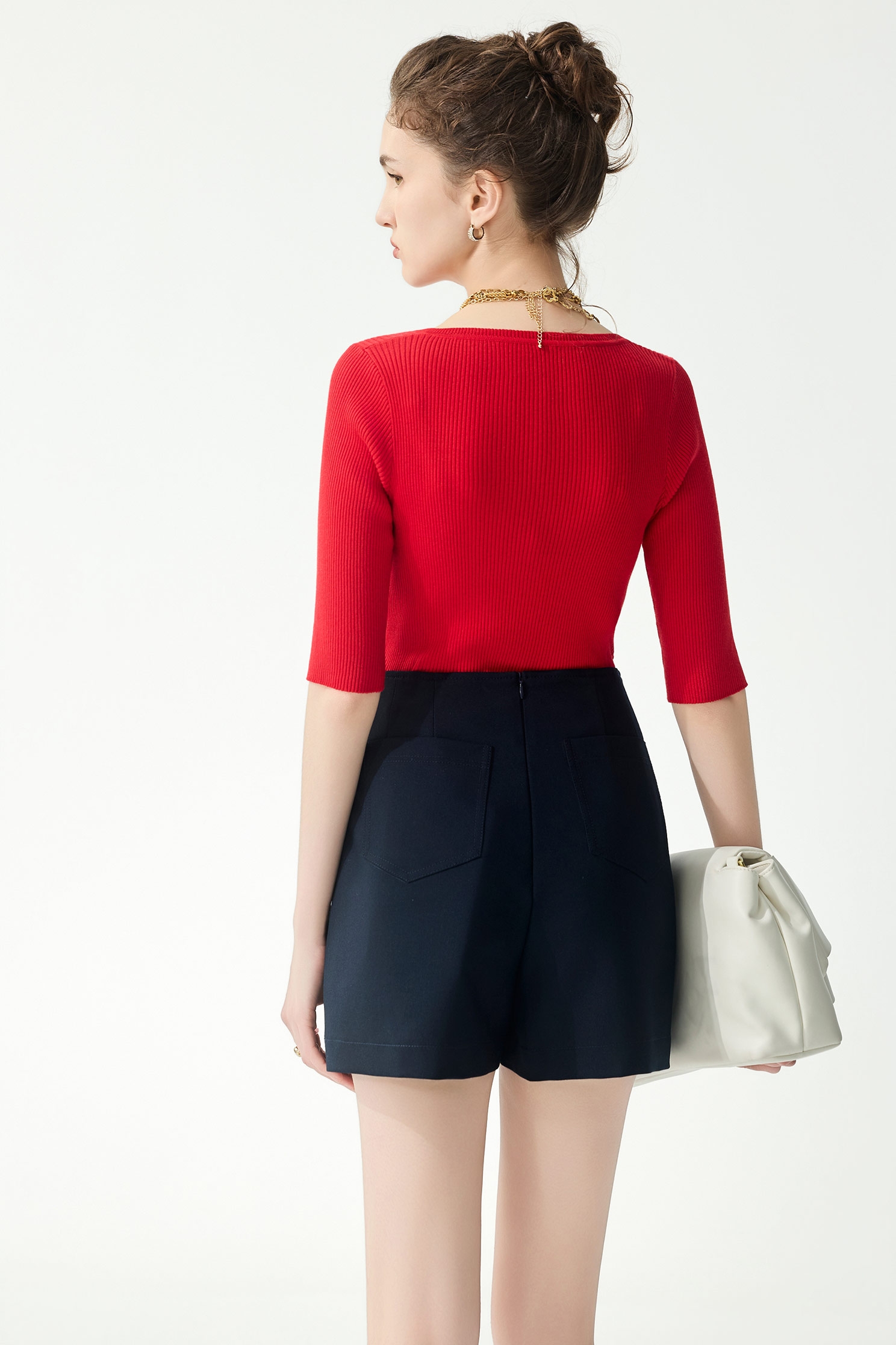 紅梅色綴船錨針織上衣紅梅色綴船錨針織上衣,上衣,刺繡,春夏穿搭,針織,針織衫