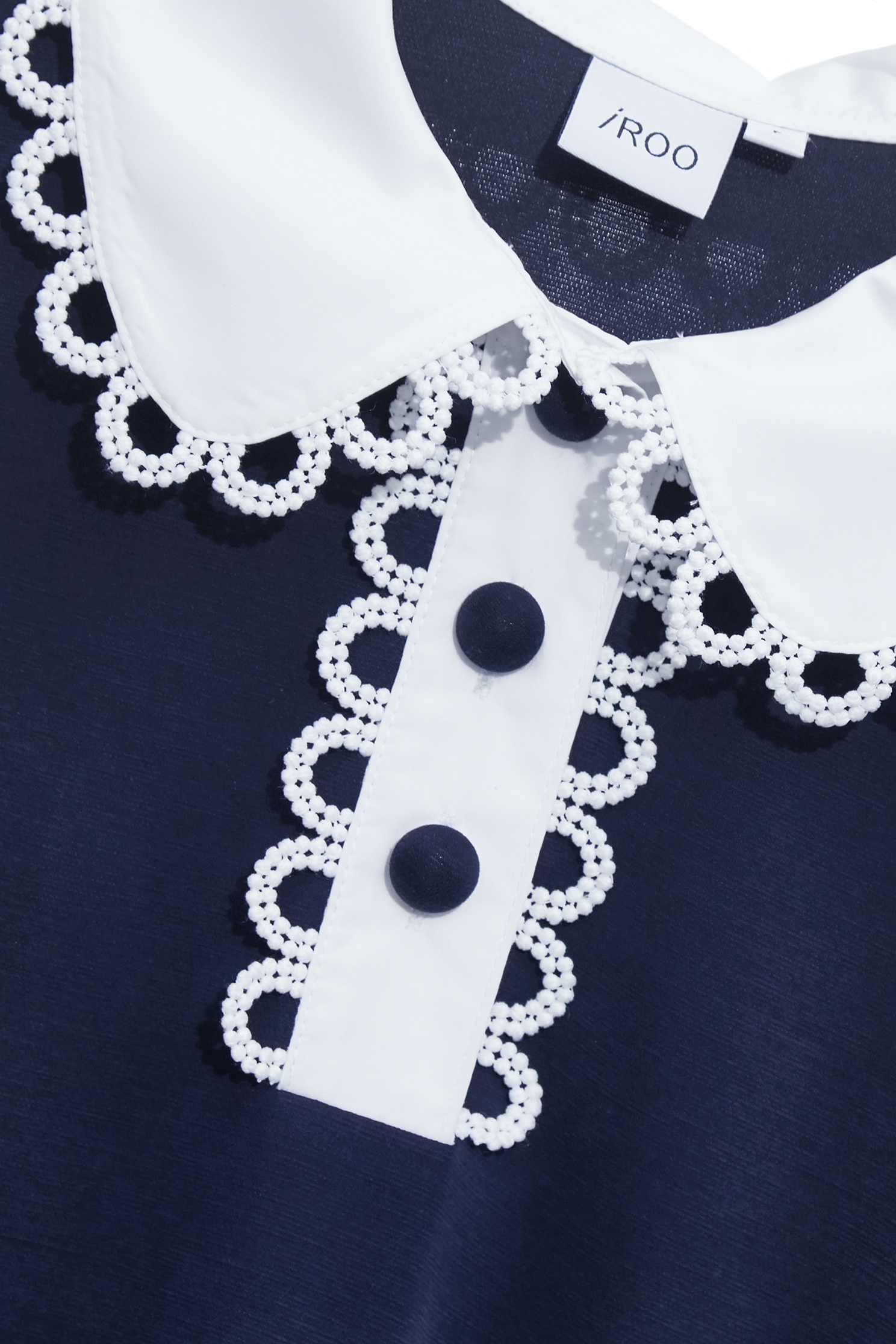 蕾絲花瓣鑲邊POLO衫蕾絲花瓣鑲邊POLO衫,上衣,春夏穿搭,蕾絲