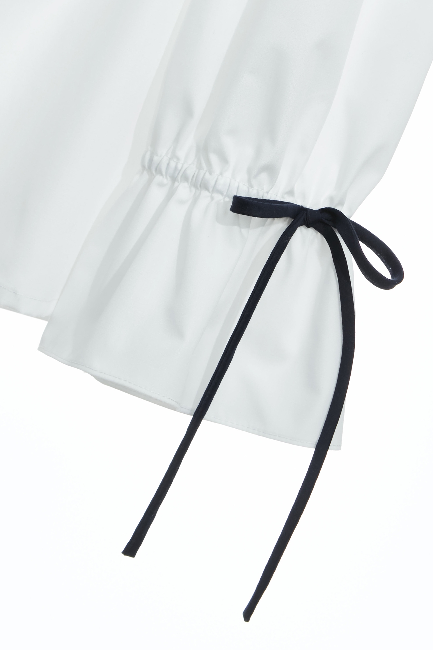 海洋洞穴色飾邊上衣海洋洞穴色飾邊上衣,V領上衣,上班OL穿搭,上衣,春夏穿搭,蝴蝶結,襯衫