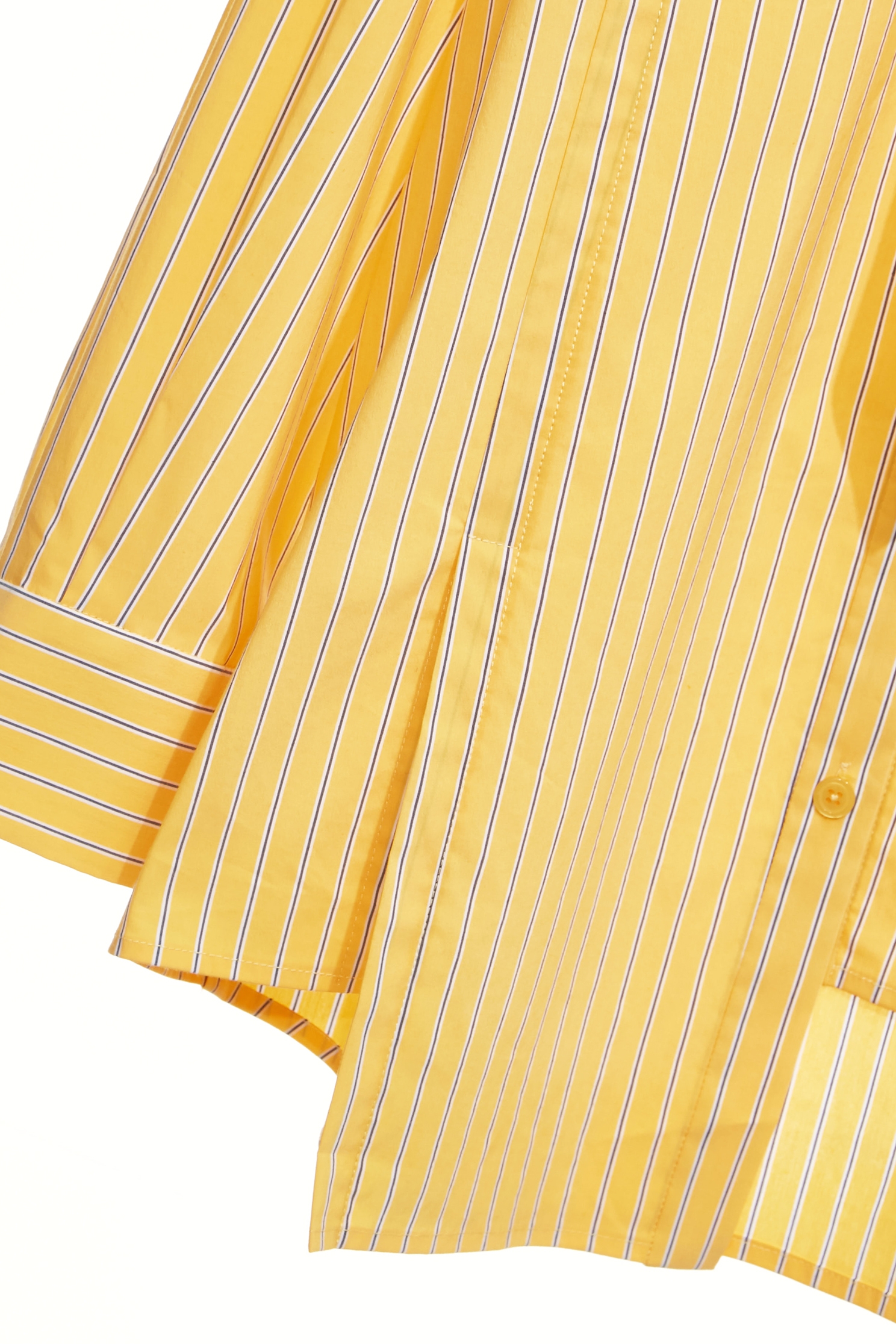 黃灰條不規則剪接大襯衫黃灰條不規則剪接大襯衫,上班OL穿搭,人氣商品,春夏穿搭,條紋,繡花,襯衫,輕奢度假,輕奢渡假