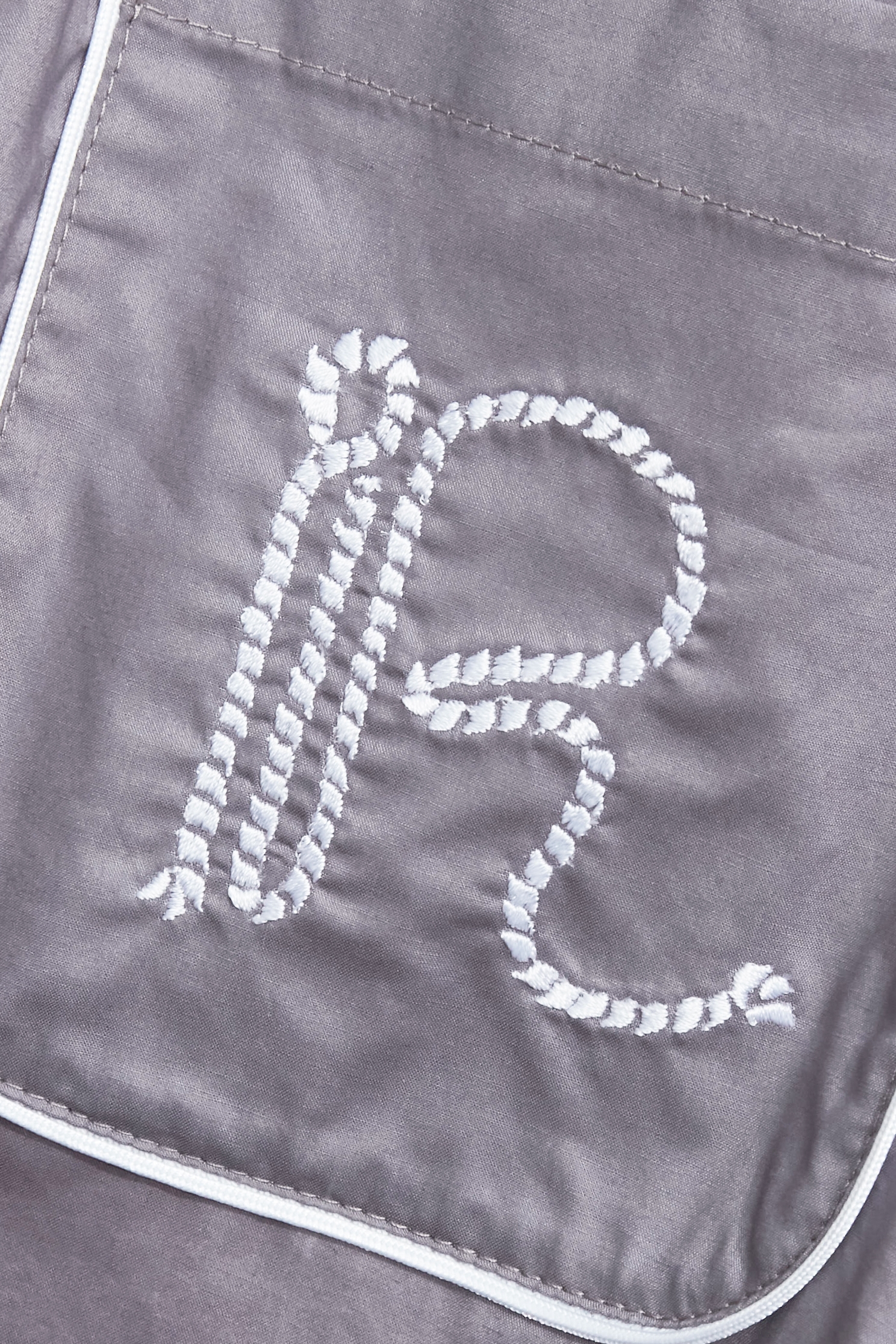 丁香灰繡花綁帶襯衫丁香灰繡花綁帶襯衫,上班OL穿搭,人氣商品,春夏穿搭,繡花,襯衫