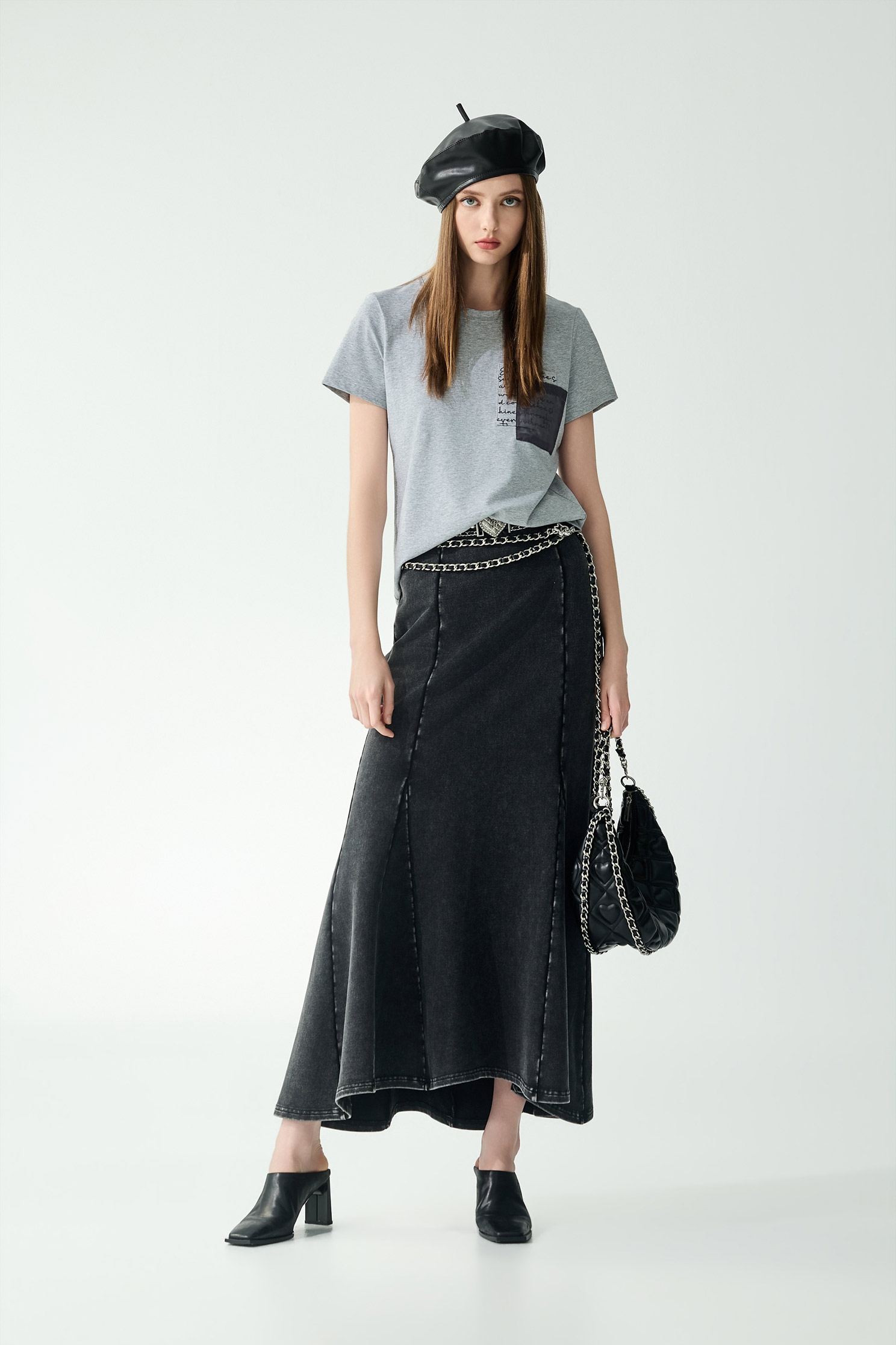 終極灰雙口袋繡花Ｔ終極灰雙口袋繡花Ｔ,T-Shirt,上衣,春夏穿搭,繡花,針織