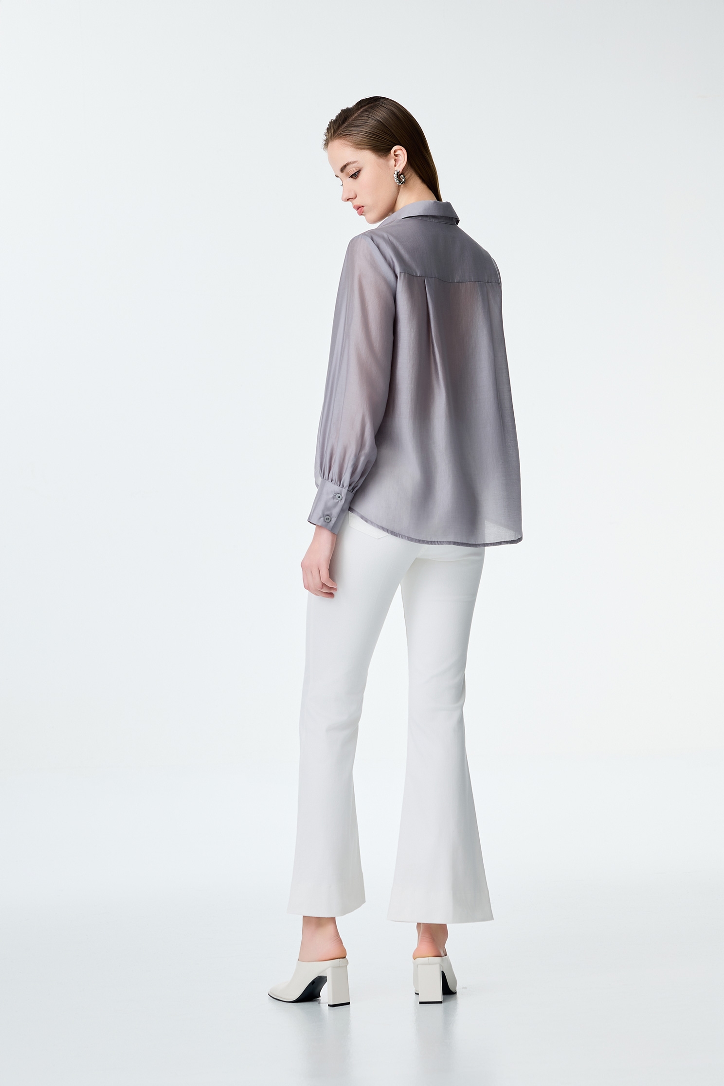 終極灰抓摺絲棉襯衫終極灰抓摺絲棉襯衫,上班OL穿搭,上衣,春夏穿搭,繡花,襯衫