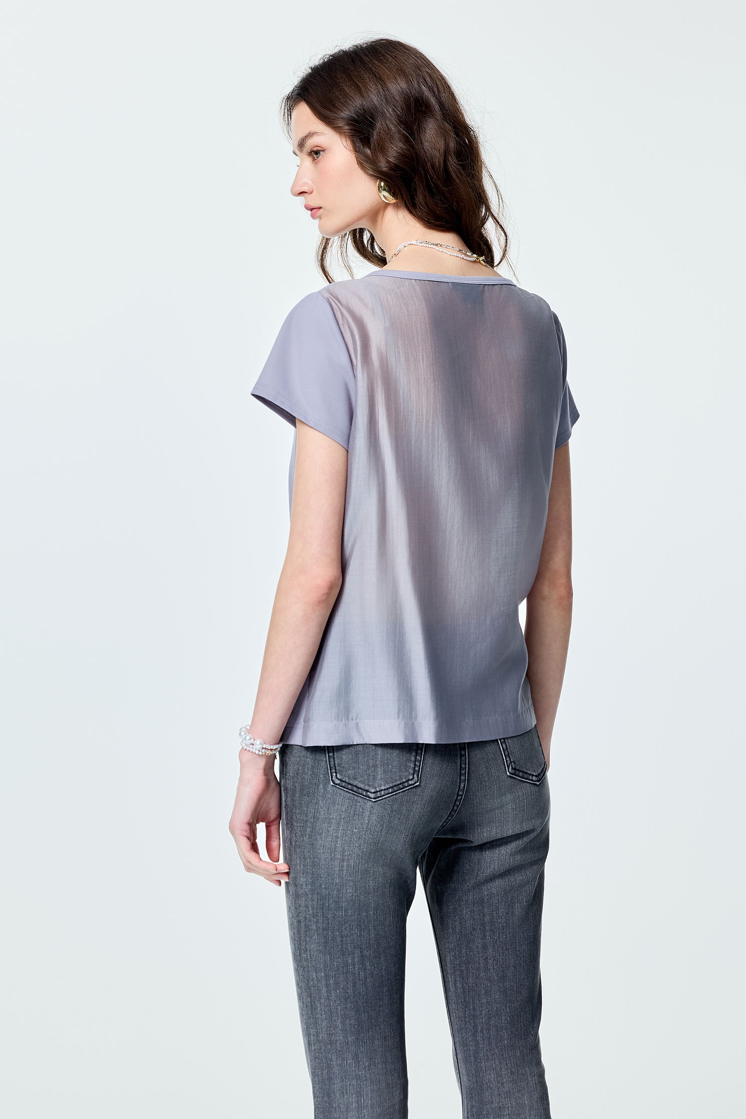 異素材拼接抓褶不對稱T異素材拼接抓褶不對稱T,T-Shirt,春夏穿搭,襯衫,輕奢度假,輕奢渡假