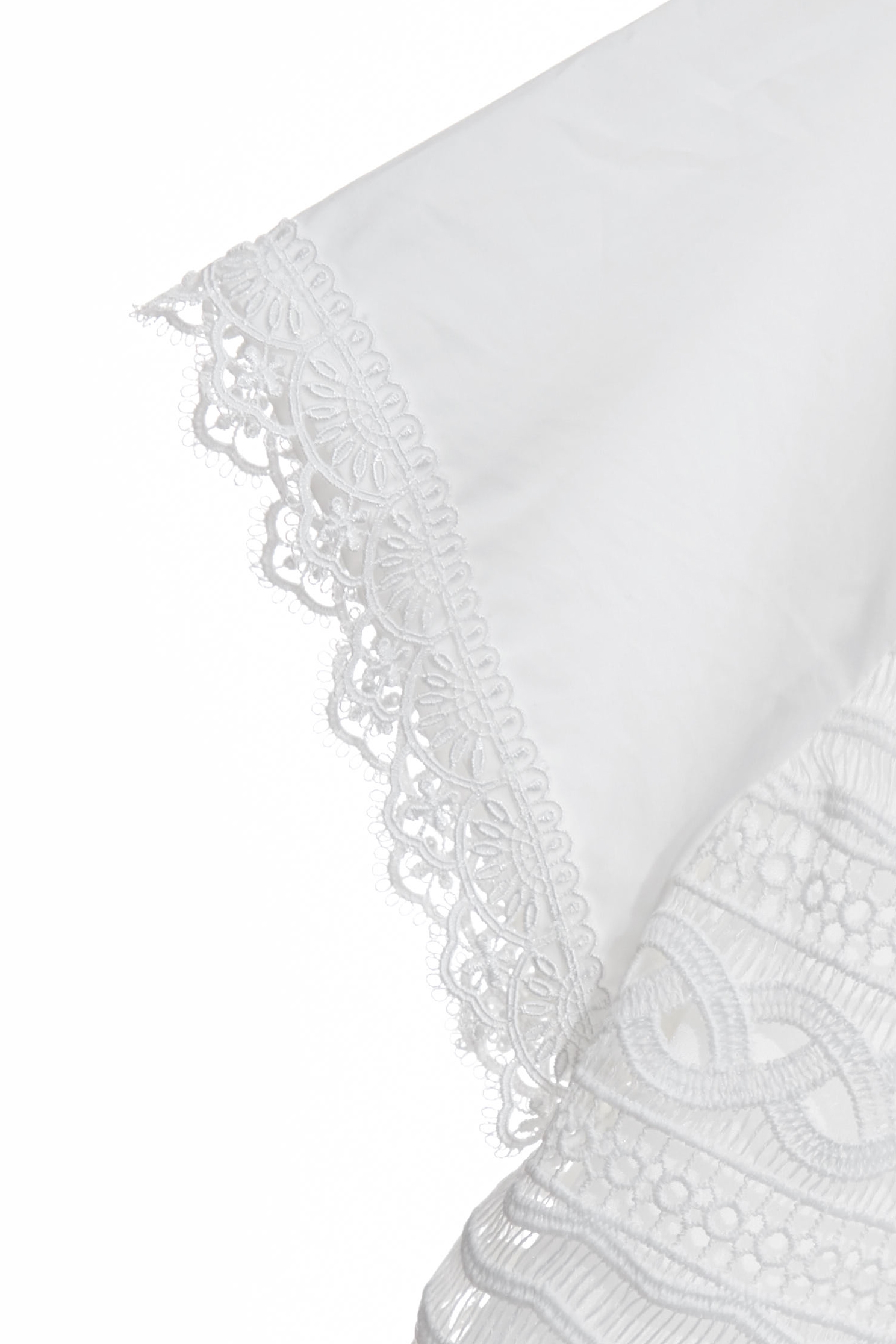 蕾絲拚條紋理上衣蕾絲拚條紋理上衣,上班OL穿搭,上衣,春夏穿搭,條紋,約會特輯,蕾絲,蕾絲上衣