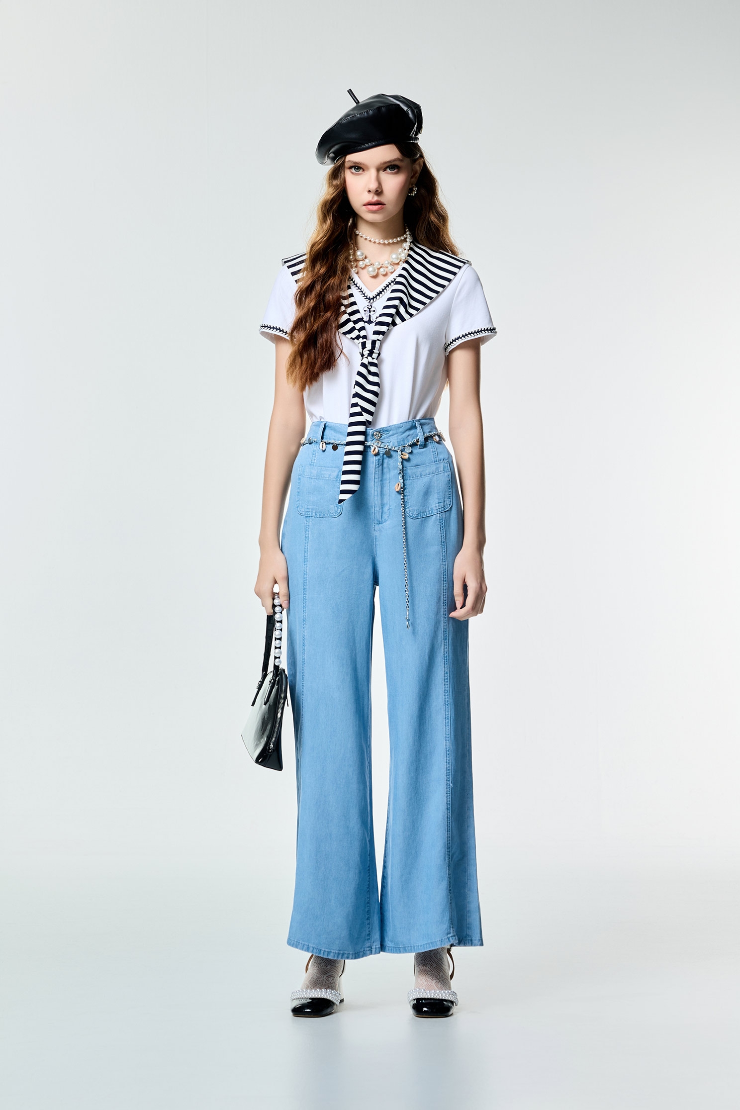 午夜藍鑲邊線單品上衣午夜藍鑲邊線單品上衣,V領上衣,上衣,春夏穿搭,約會特輯,輕奢度假,輕奢渡假