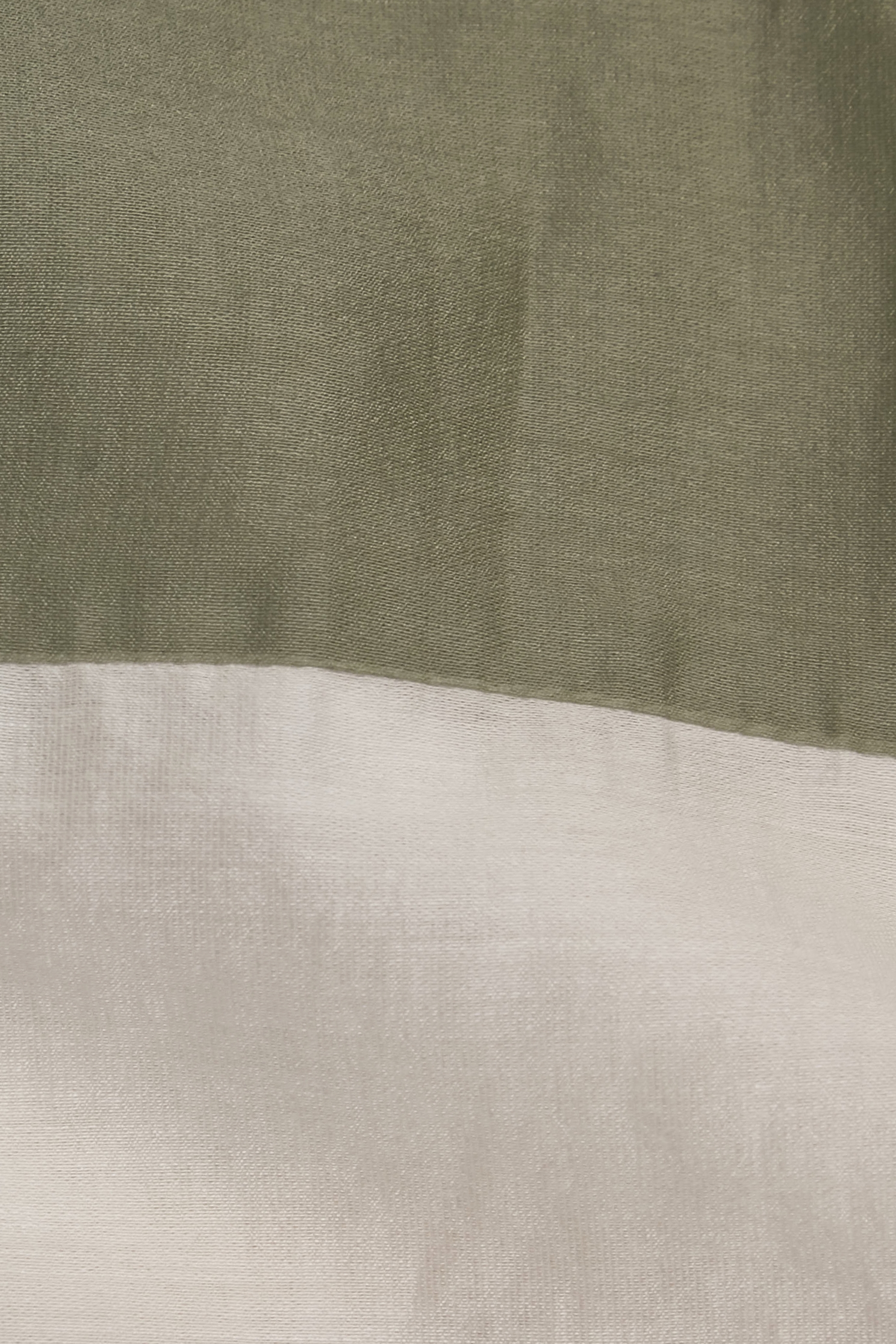 海帶綠撞色拼接上衣海帶綠撞色拼接上衣,上班OL穿搭,上衣,秋冬穿搭,襯衫