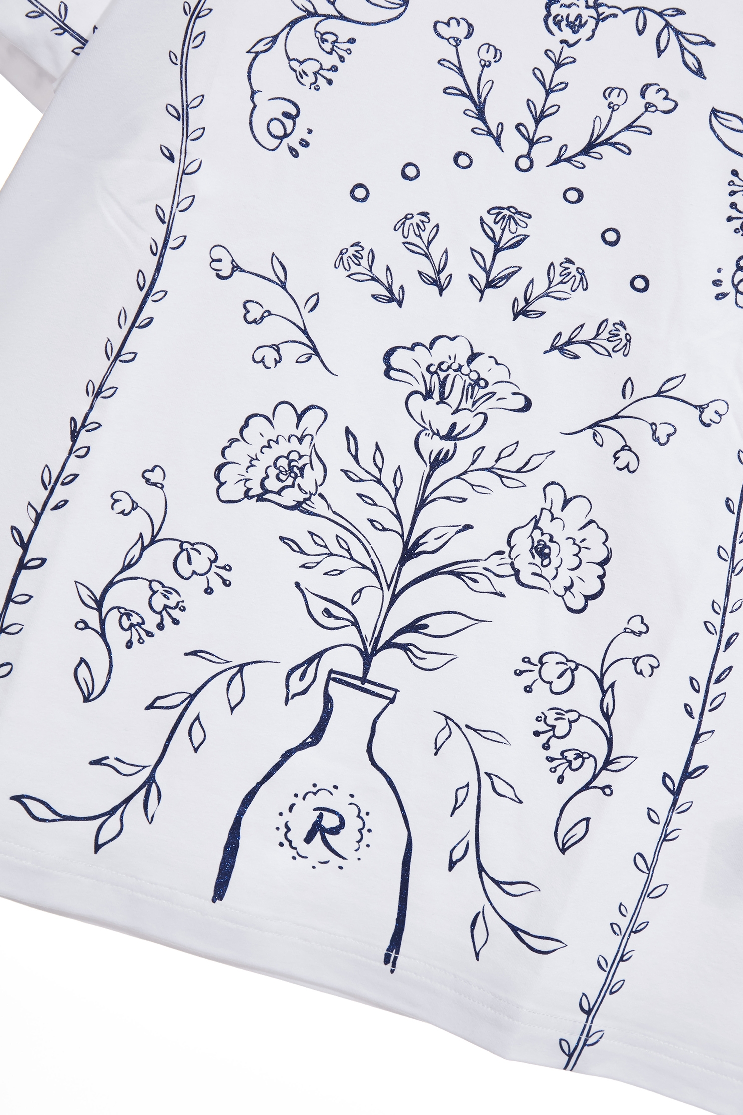 光學白復古壁花刺繡Ｔ恤上衣光學白復古壁花刺繡Ｔ恤上衣,T-Shirt,T恤,上衣,刺繡,秋冬穿搭,約會特輯,純棉,花花世界