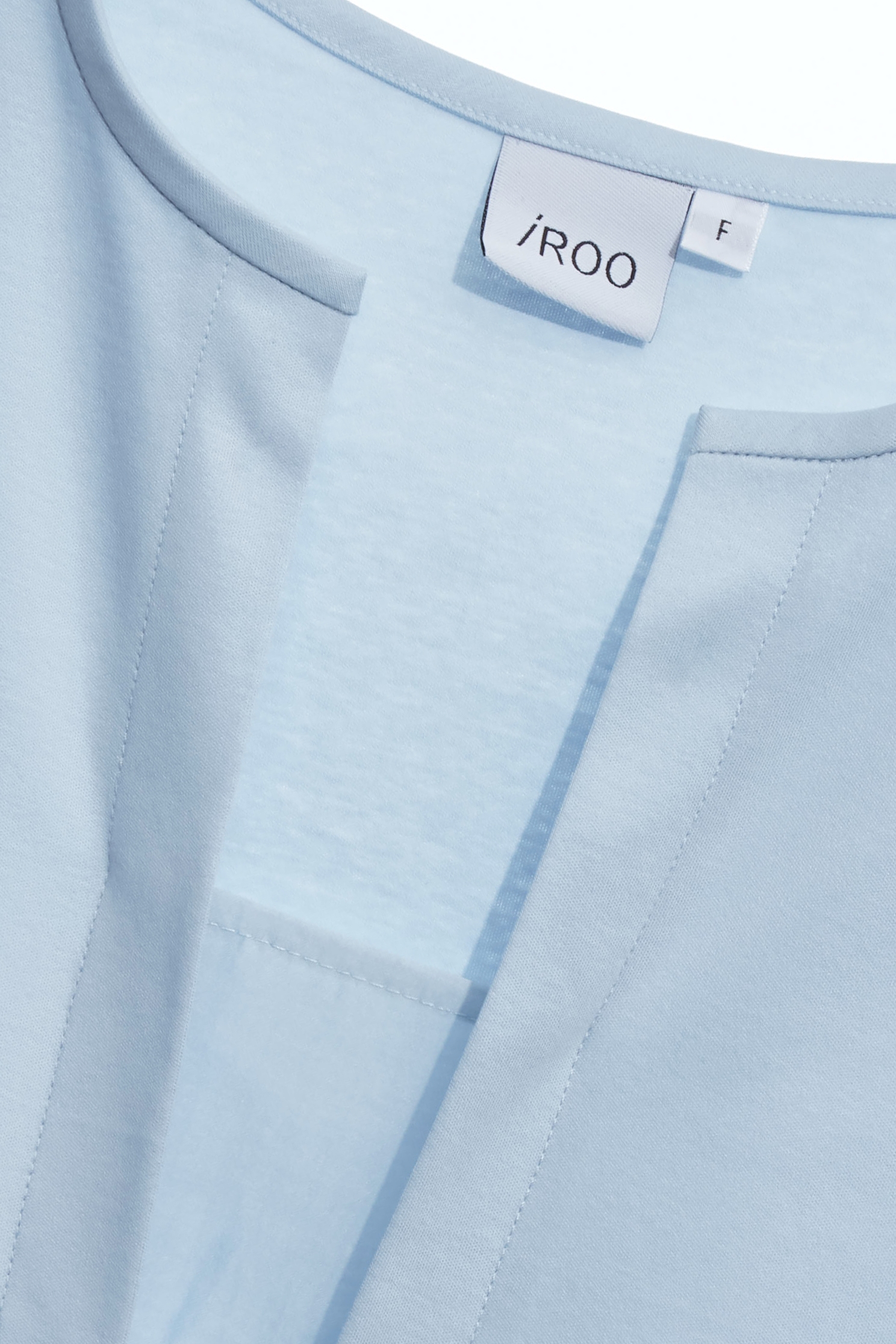 帆船藍拼接Ｔ恤上衣帆船藍拼接Ｔ恤上衣,T恤,V領上衣,上班OL穿搭,上衣,秋冬穿搭,約會特輯,輕奢度假,輕奢渡假