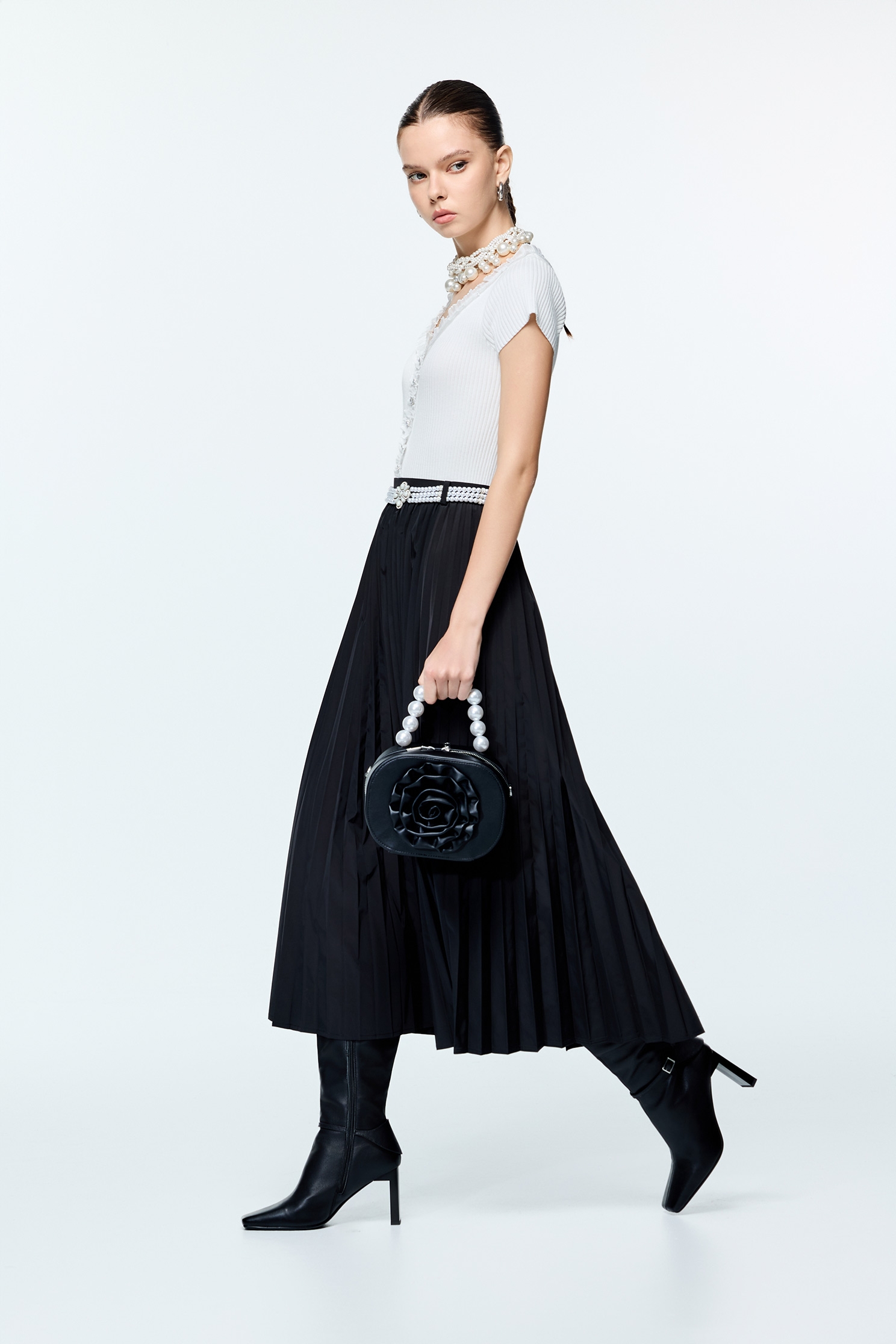 修身V領荷葉針織單品修身V領荷葉針織單品,上班OL穿搭,秋冬穿搭,約會特輯,荷葉,輕奢度假,輕奢渡假,針織,針織衫