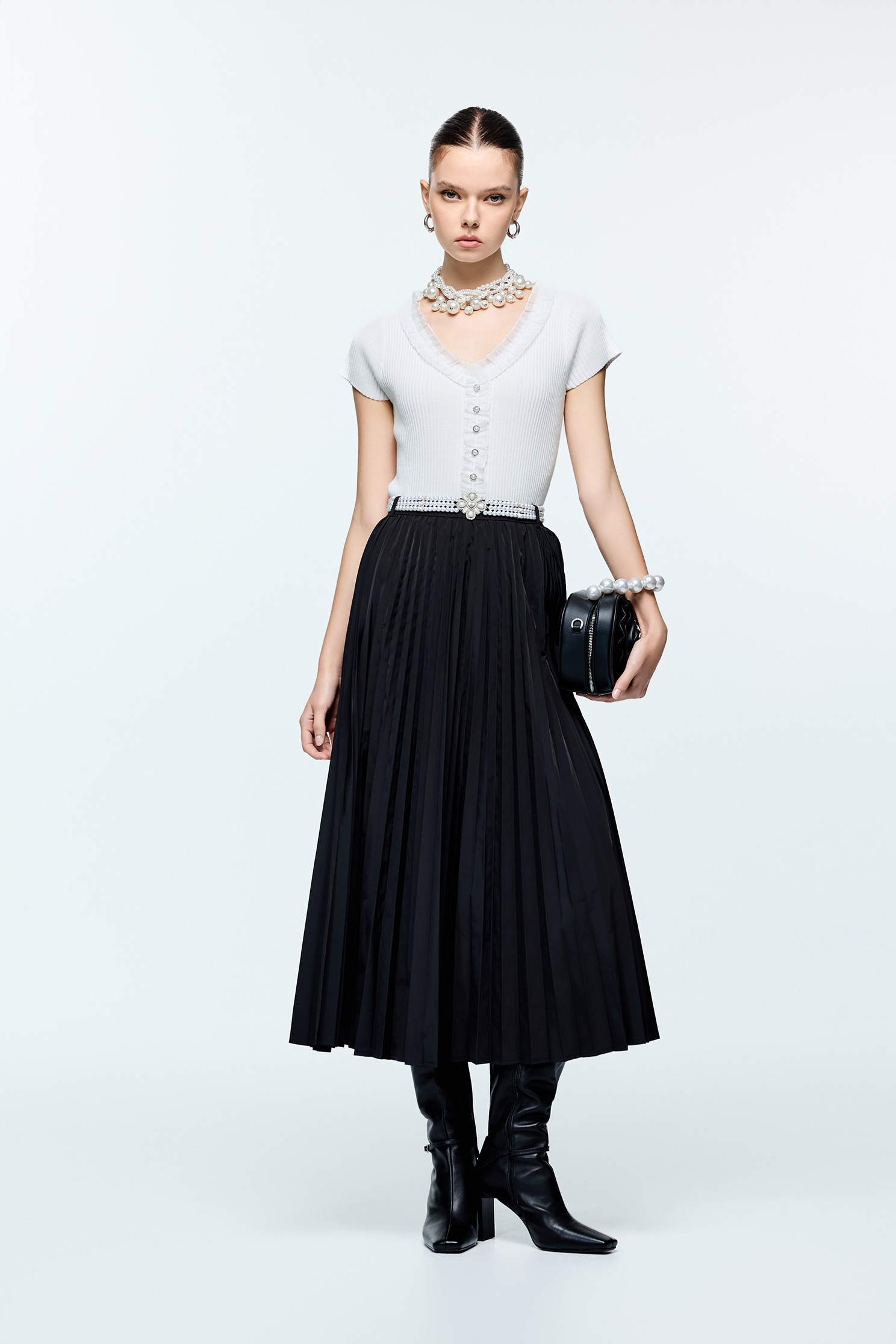 修身V領荷葉針織單品修身V領荷葉針織單品,上班OL穿搭,秋冬穿搭,約會特輯,荷葉,輕奢度假,輕奢渡假,針織,針織衫