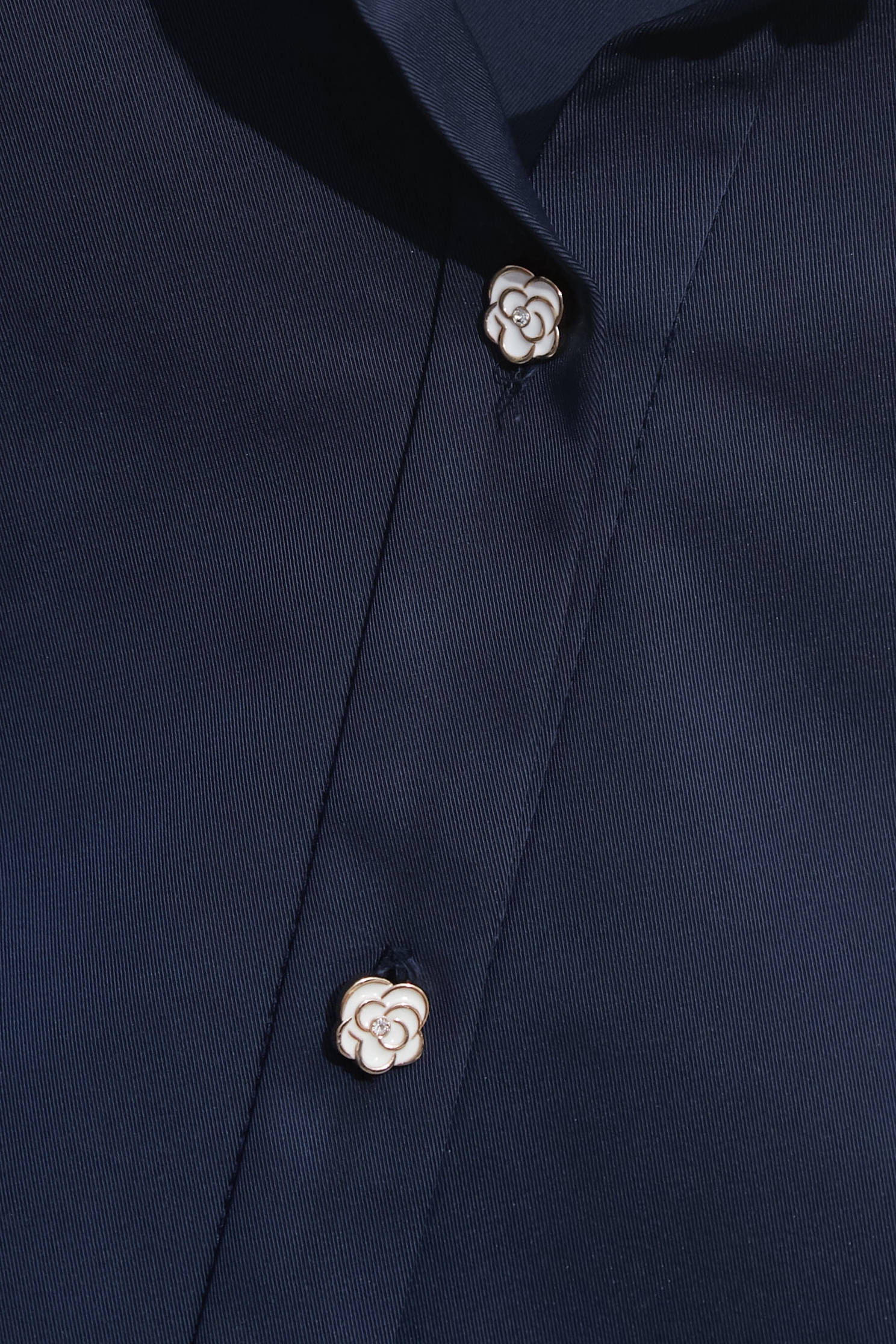 小香風花朵鈕釦上衣小香風花朵鈕釦上衣,上衣,小香風,時髦成套搭配,秋冬穿搭,約會特輯,荷葉