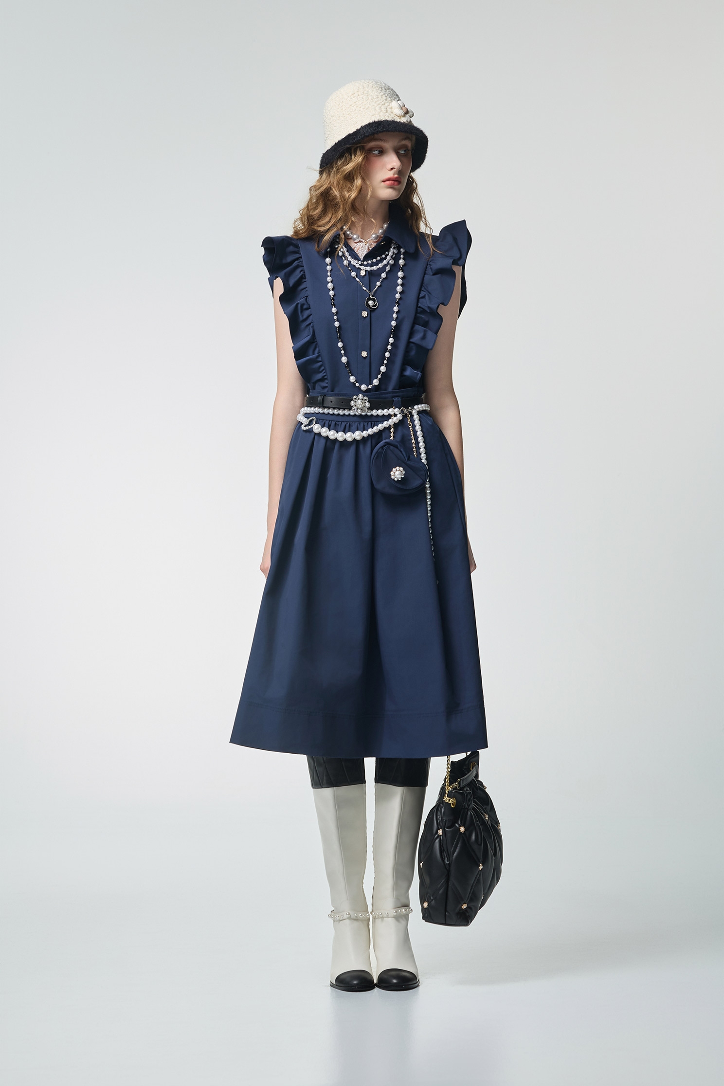 小香風花朵鈕釦上衣小香風花朵鈕釦上衣,上衣,小香風,時髦成套搭配,秋冬穿搭,約會特輯,荷葉