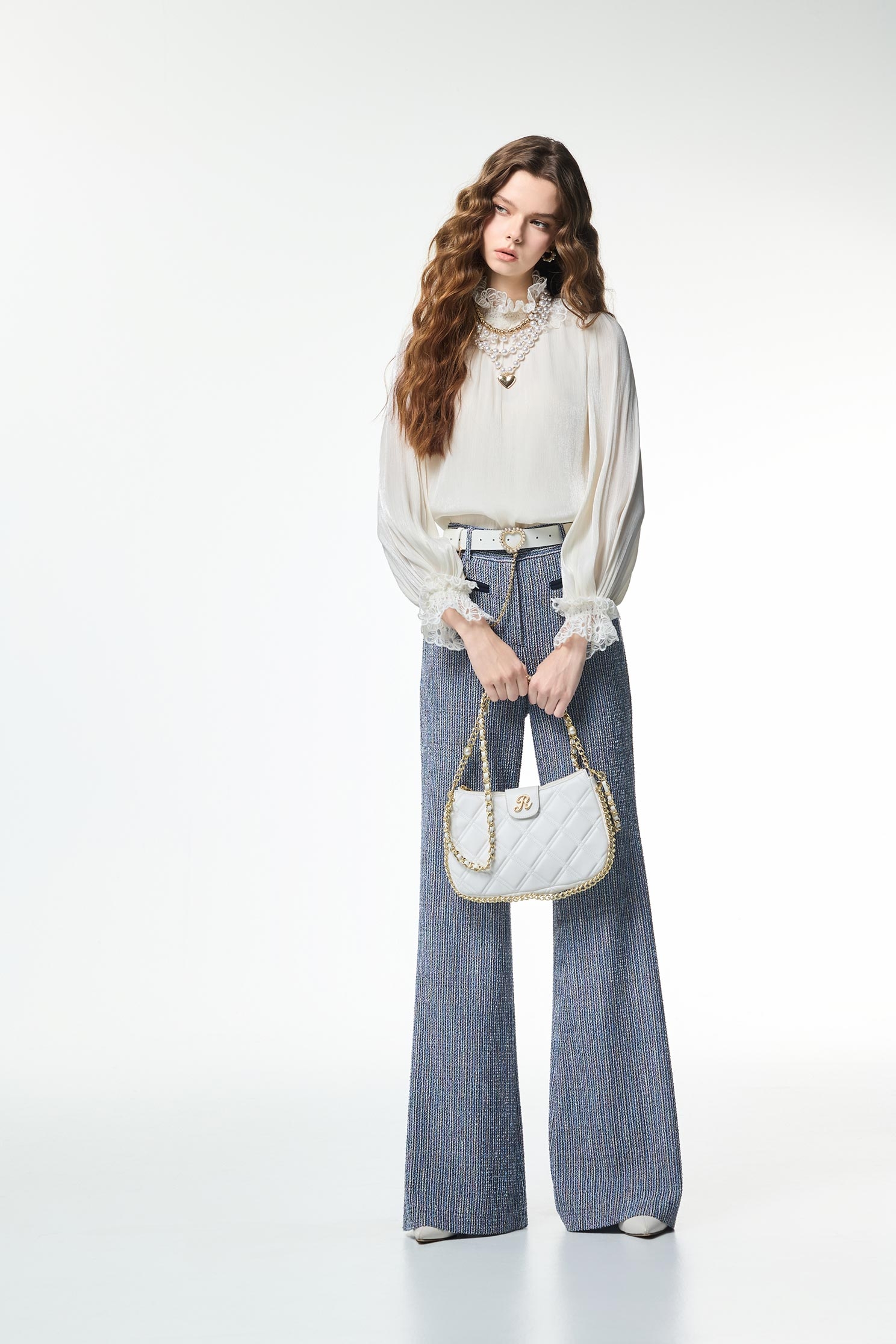 光澤流動感單品上衣光澤流動感單品上衣,上衣,秋冬穿搭,簡約穿搭,約會特輯,花花世界,荷葉,蕾絲,輕奢度假,輕奢渡假