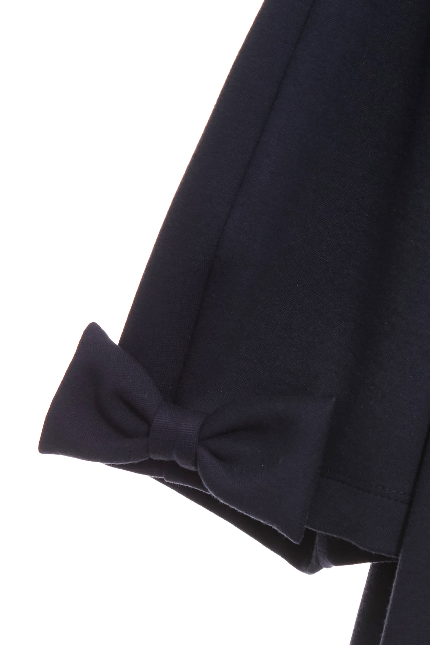 綴蝴蝶結袖Ｔ恤上衣綴蝴蝶結袖Ｔ恤上衣,T恤,上衣,刺繡,秋冬穿搭,簡約穿搭,約會特輯,蝴蝶結