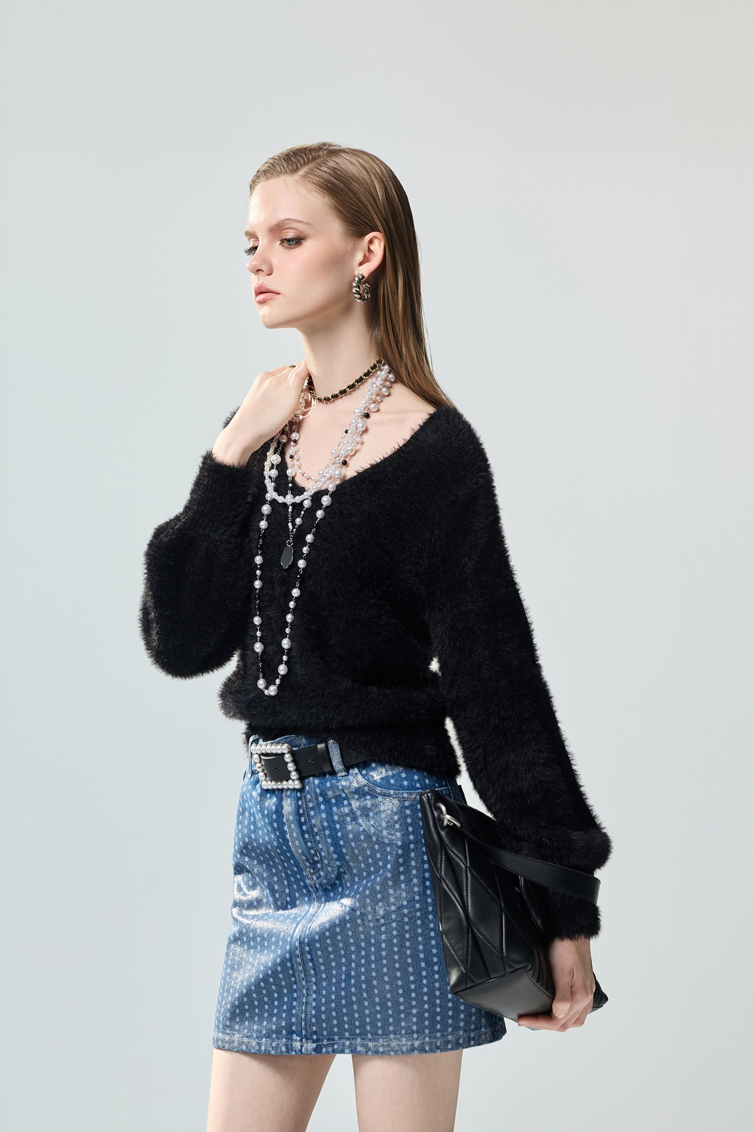 交叉綁帶造型針織上衣交叉綁帶造型針織上衣,V領上衣,上班OL穿搭,上衣,秋冬穿搭,約會特輯,針織,針織上衣,針織衫