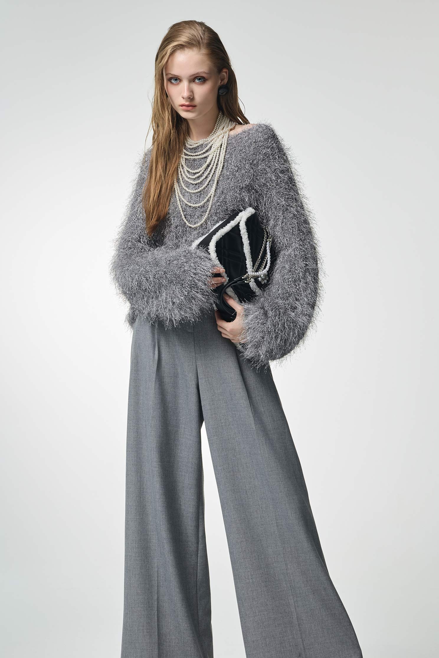 光澤感安靜灰睫毛針織上衣光澤感安靜灰睫毛針織上衣,上衣,派對特輯,秋冬穿搭,簡約穿搭,約會特輯,針織,針織上衣,針織衫