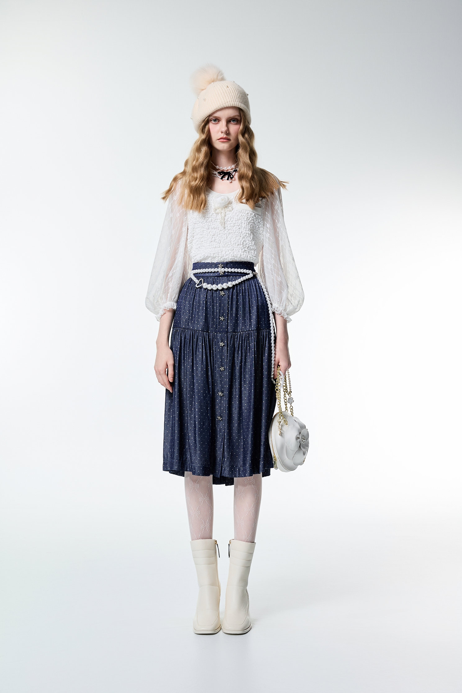 拼蕾絲袖立體摺皺上衣拼蕾絲袖立體摺皺上衣,上班OL穿搭,上衣,珍珠,秋冬穿搭,約會特輯,花花世界,蕾絲,蕾絲上衣,輕奢度假,輕奢渡假