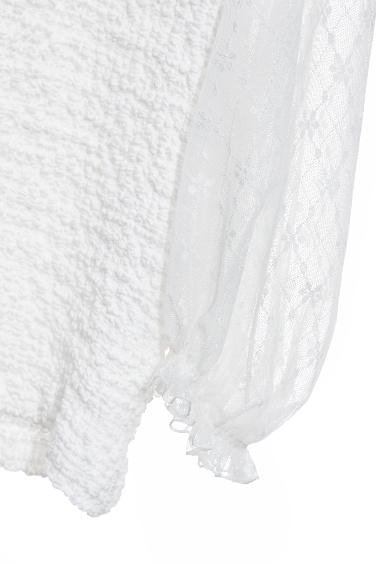 拼蕾絲袖立體摺皺上衣拼蕾絲袖立體摺皺上衣,上班OL穿搭,上衣,珍珠,秋冬穿搭,約會特輯,花花世界,蕾絲,蕾絲上衣,輕奢度假,輕奢渡假