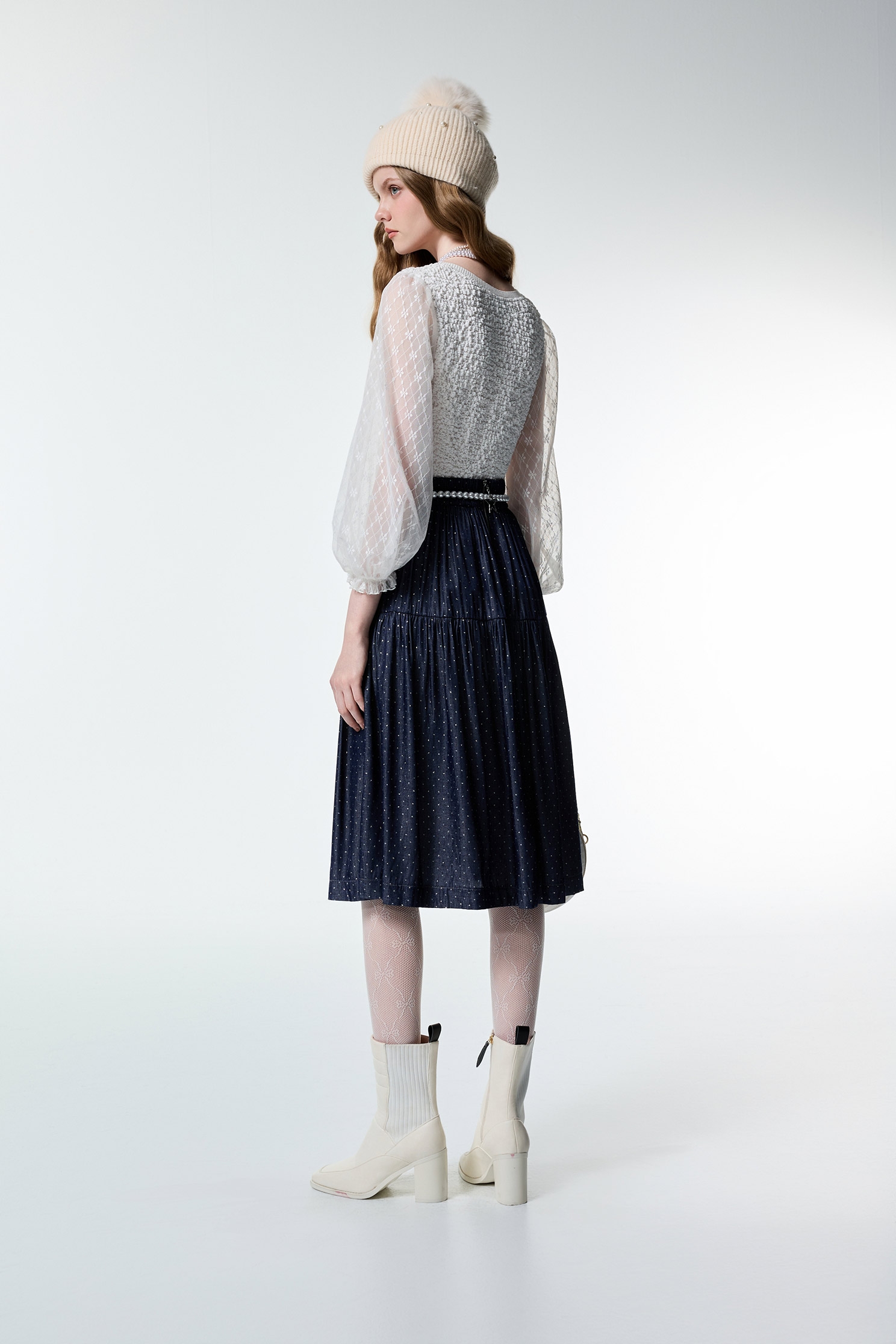 拼蕾絲袖立體摺皺上衣拼蕾絲袖立體摺皺上衣,上班OL穿搭,上衣,珍珠,秋冬穿搭,約會特輯,花花世界,蕾絲,蕾絲上衣,輕奢度假,輕奢渡假